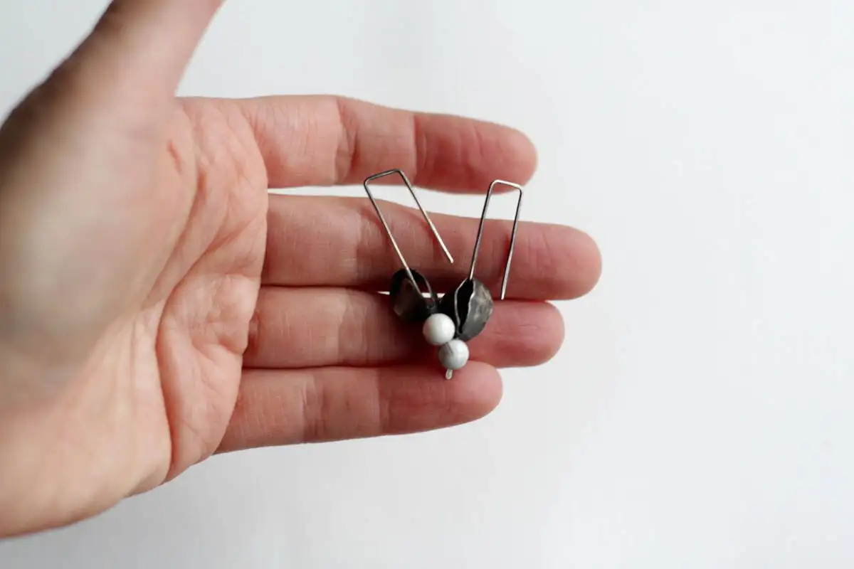 Physalis - white turquoise - long dangle earrings - oxidized sterling silver - Image 4