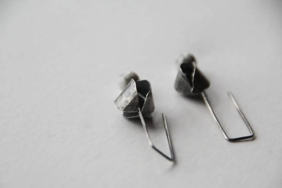 Physalis - white turquoise - long dangle earrings - oxidized sterling silver - Image 6