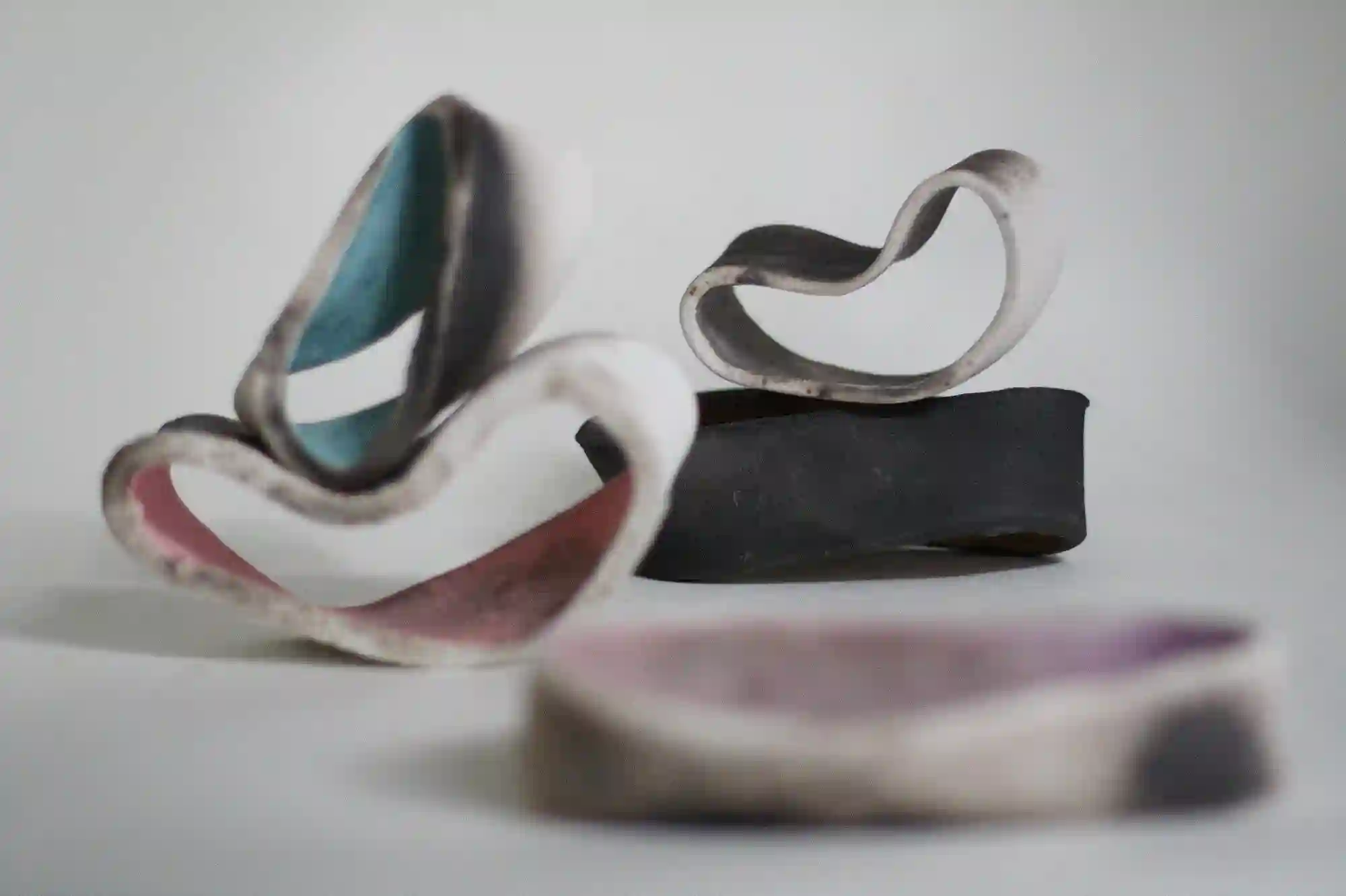 Conjunto de 5 esculturas de cerámica.