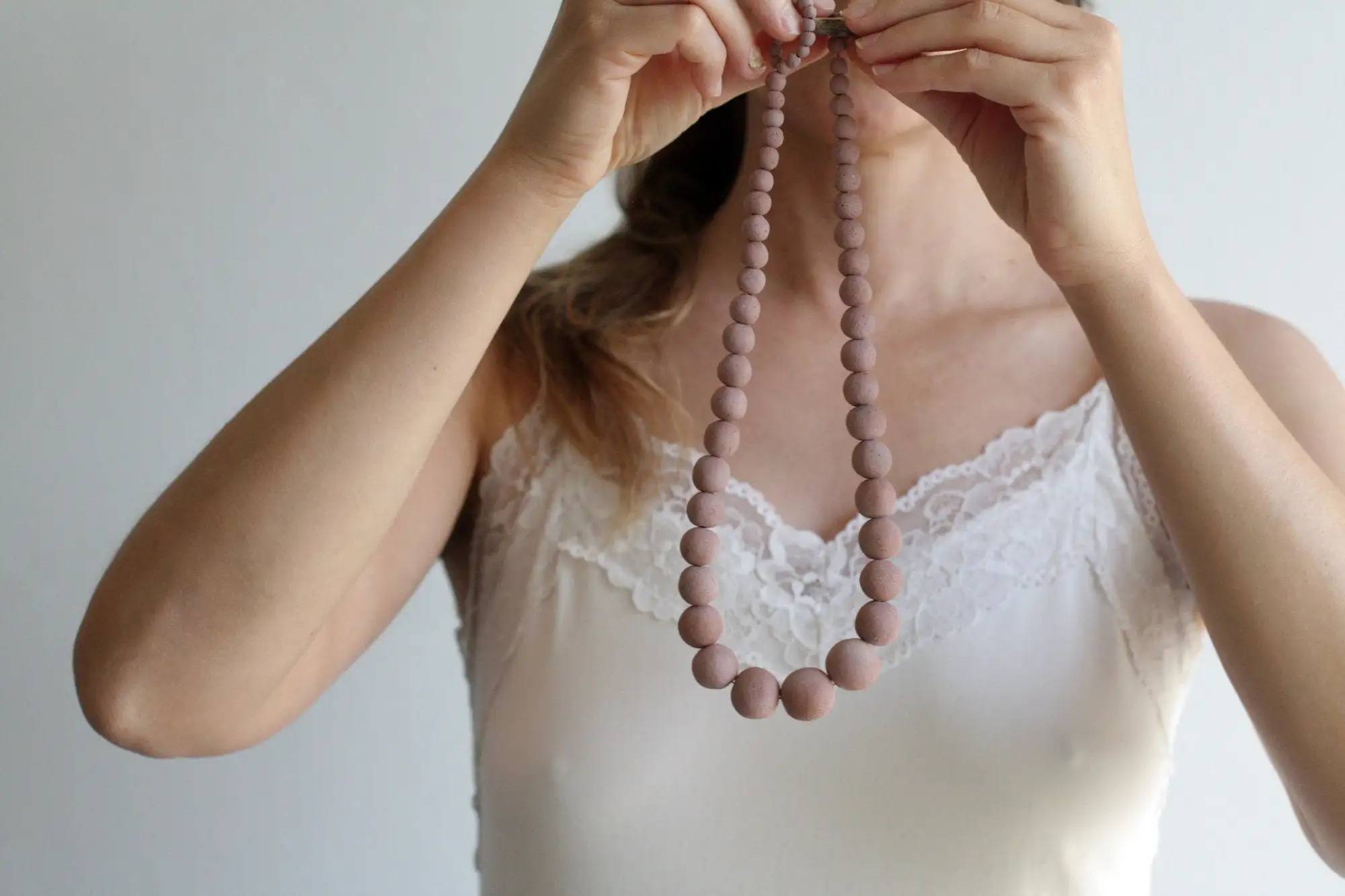 Placeres simples - collar de cuentas de cerámica malva - hecho a pedido - Imagen 2