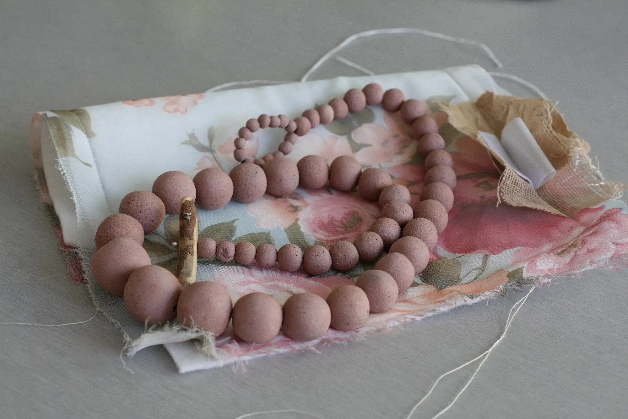 Placeres simples - collar de cuentas de cerámica malva - hecho a pedido - Imagen 3