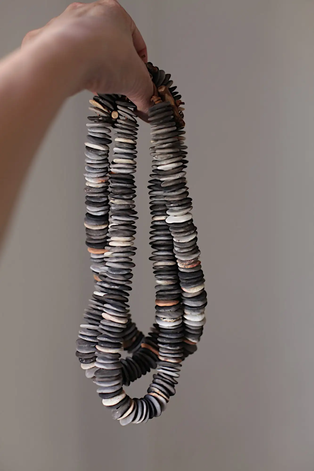 Rebanadas de vida - Levantado de las cenizas - collar de cerámica ooak cocido en pozo - Listo para enviar - Imagen 5