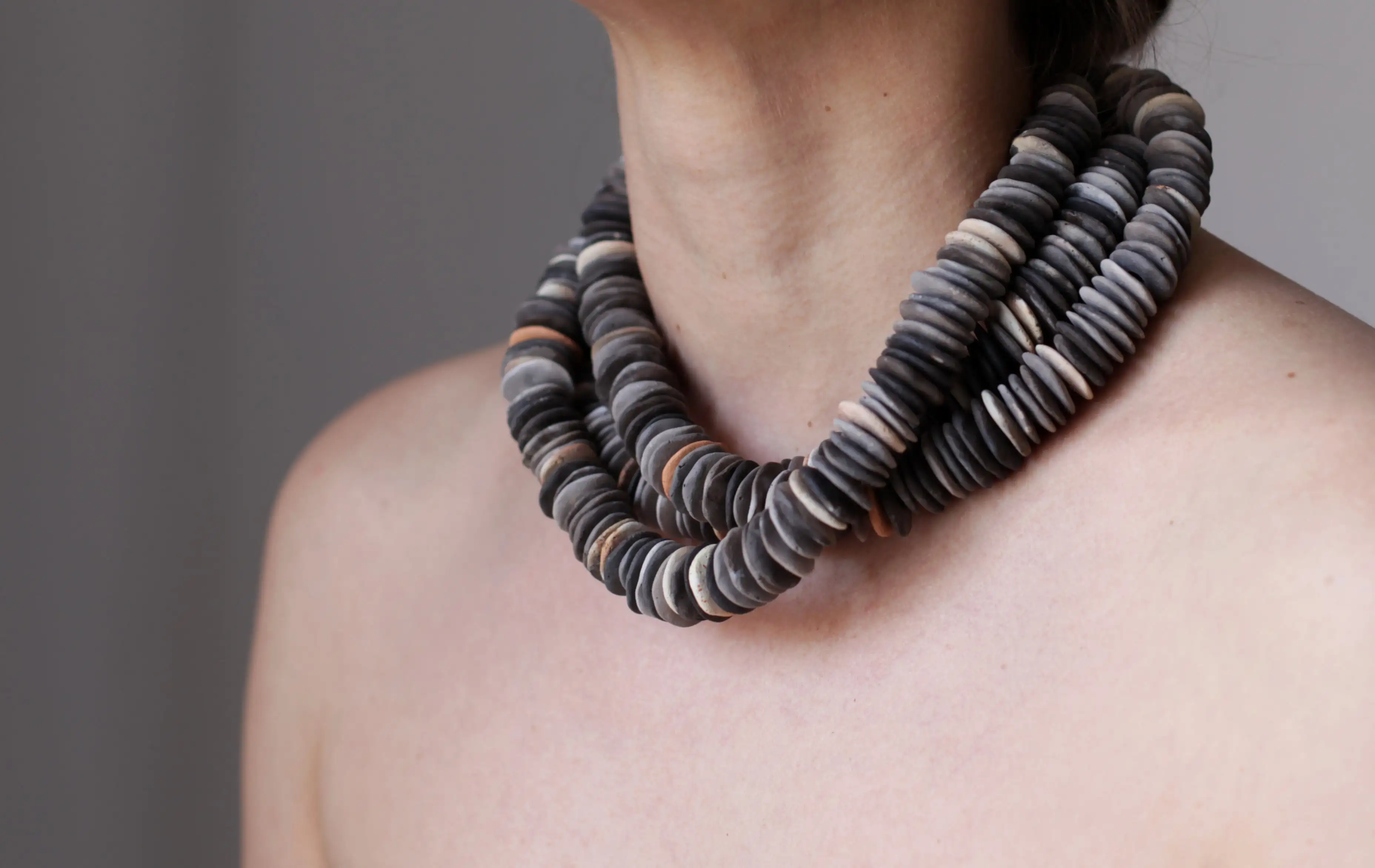 Rebanadas de vida - Levantado de las cenizas - collar de cerámica ooak cocido en pozo - Listo para enviar - Imagen 14