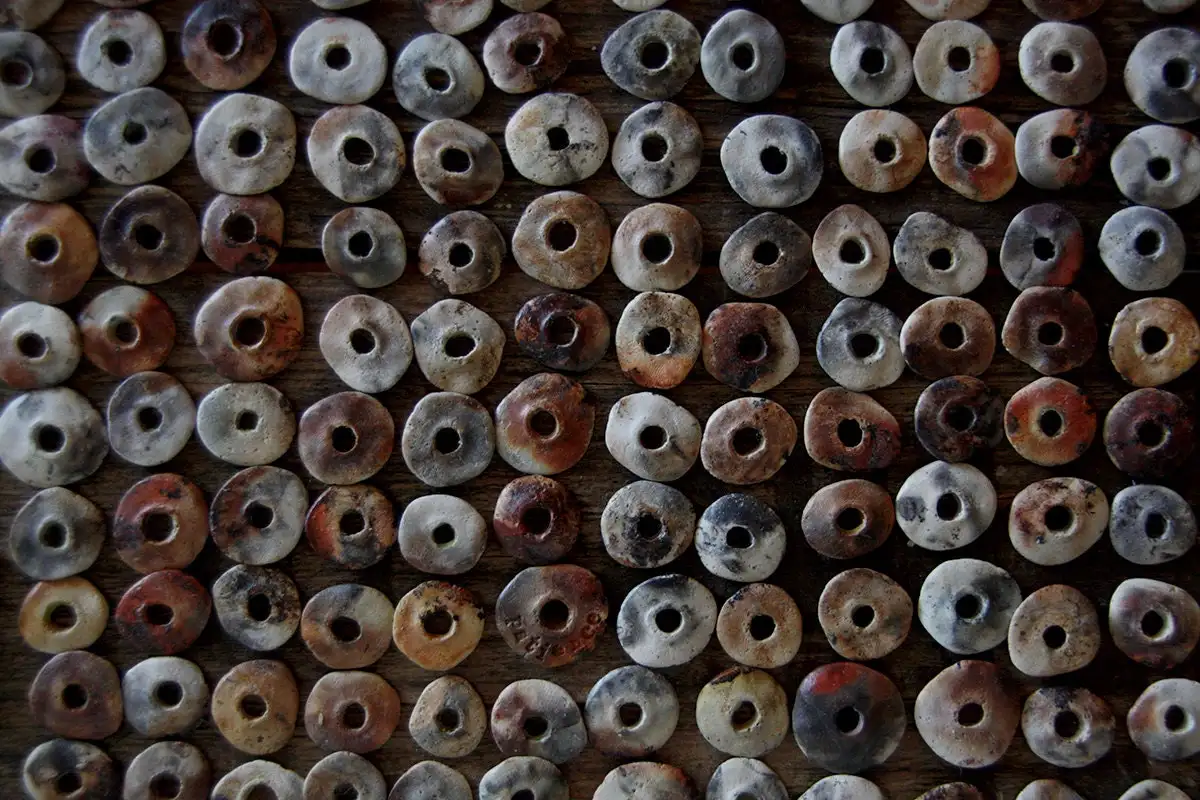 Rebanadas de vida - Levantado de las cenizas - collar de cerámica ooak cocido en pozo - Hecho a la medida - Imagen 4