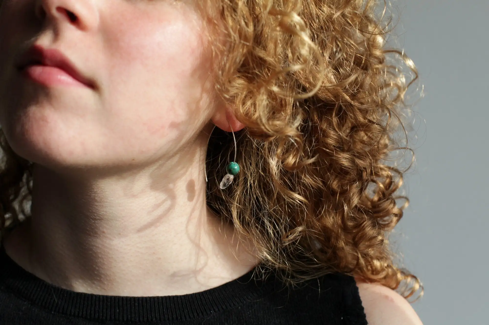 Pendientes aros abiertos plata hoja turquesa - Imagen 3