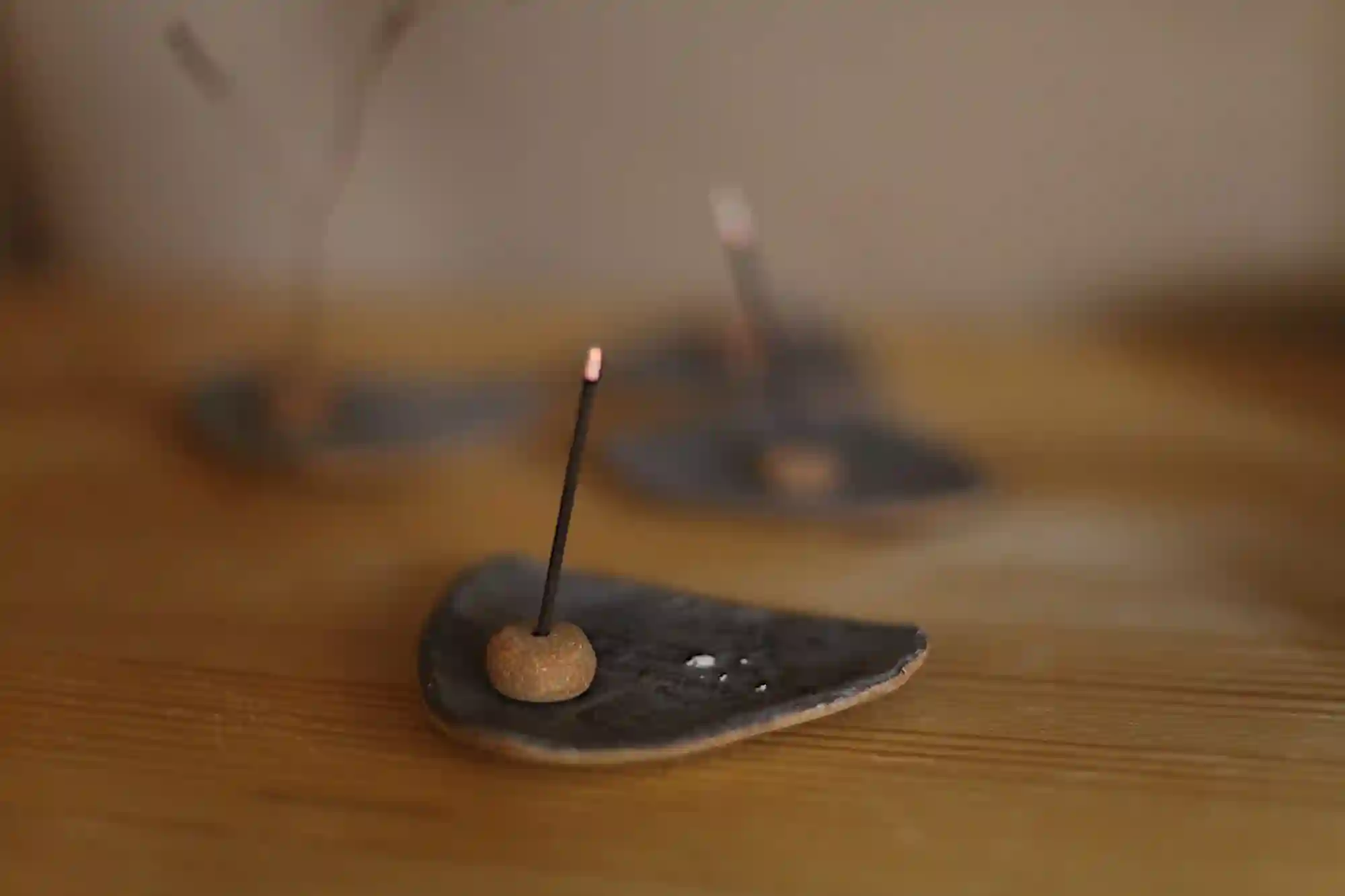 Wood grain textured ceramic dish, incense holder