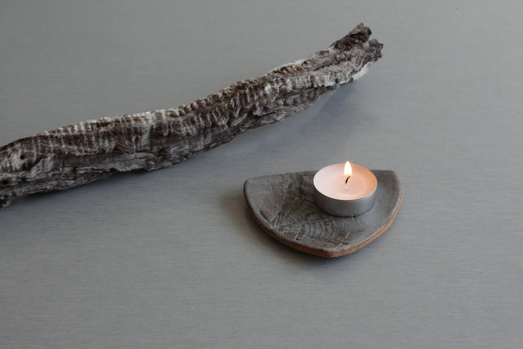Wood grain textured ceramic dish, incense holder - Image 5