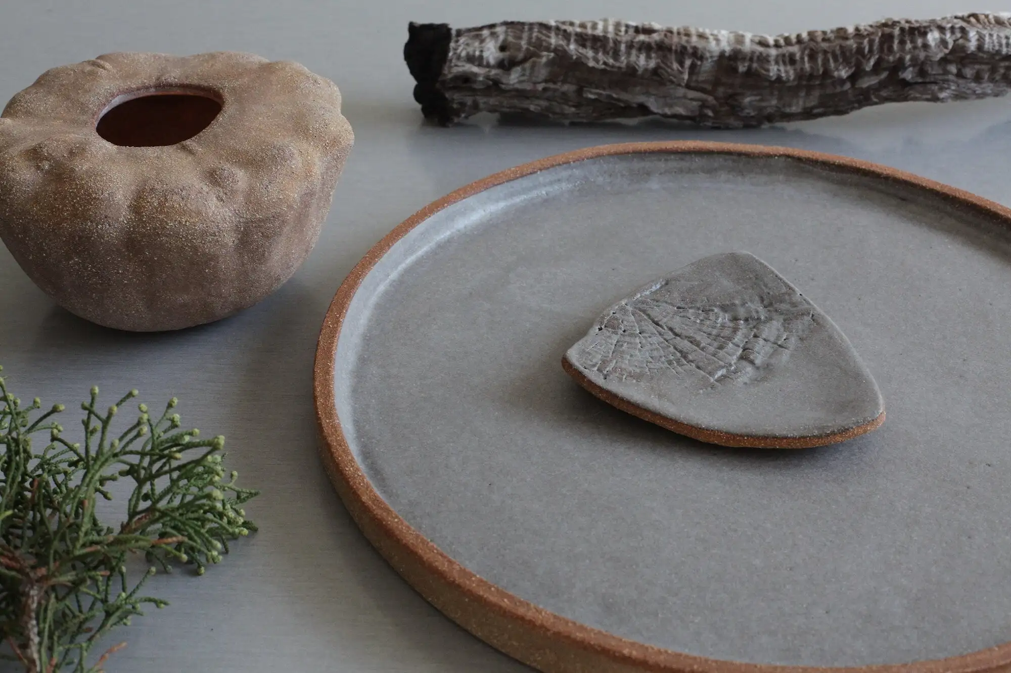 Wood grain textured ceramic dish, incense holder - Image 10