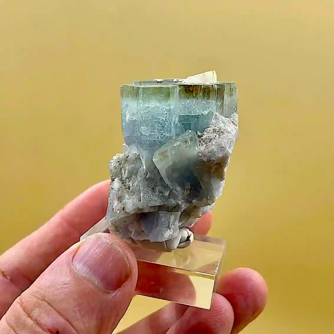 AGUAMARINA EN MATRIZ ORIGEN PAKISTAN