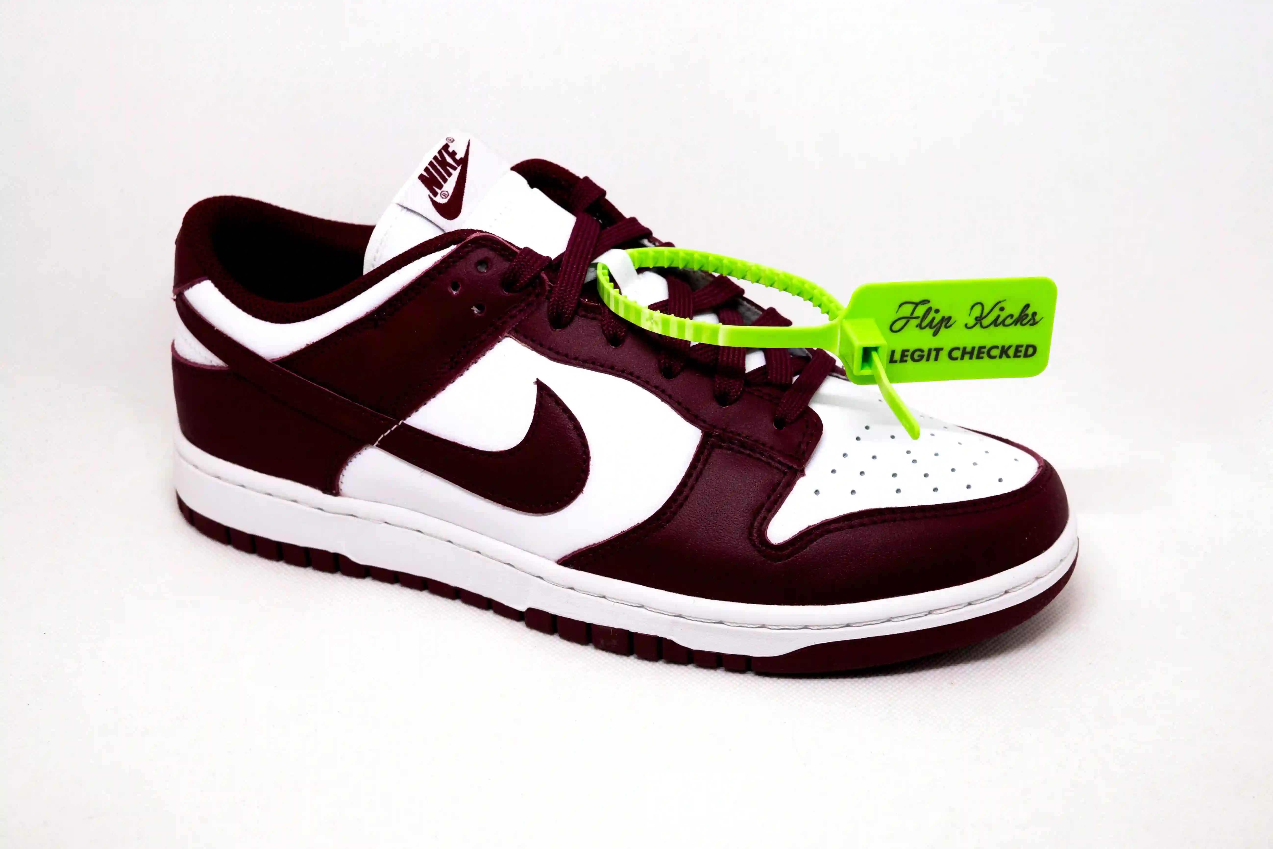 Dunk Low BURDEOS