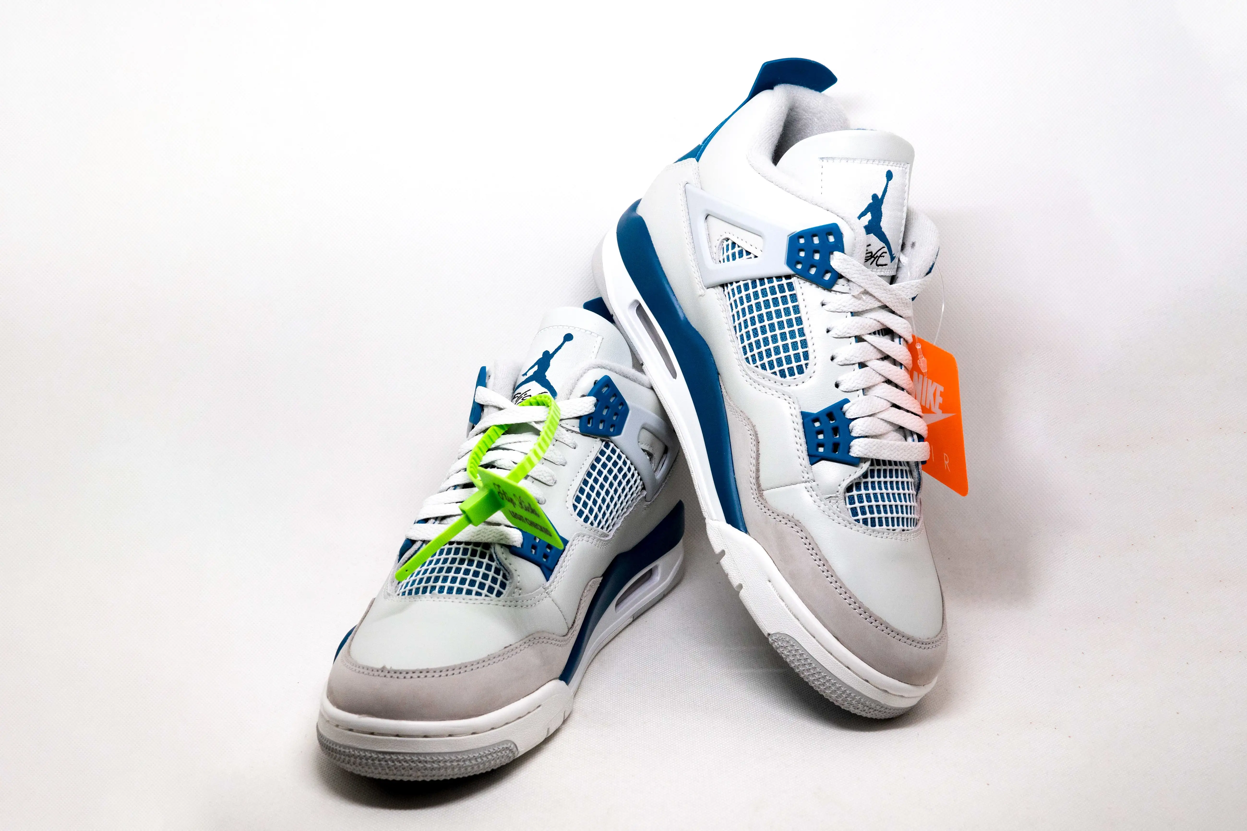 Jordan 4 AZUL MILITAR - Imagen 3
