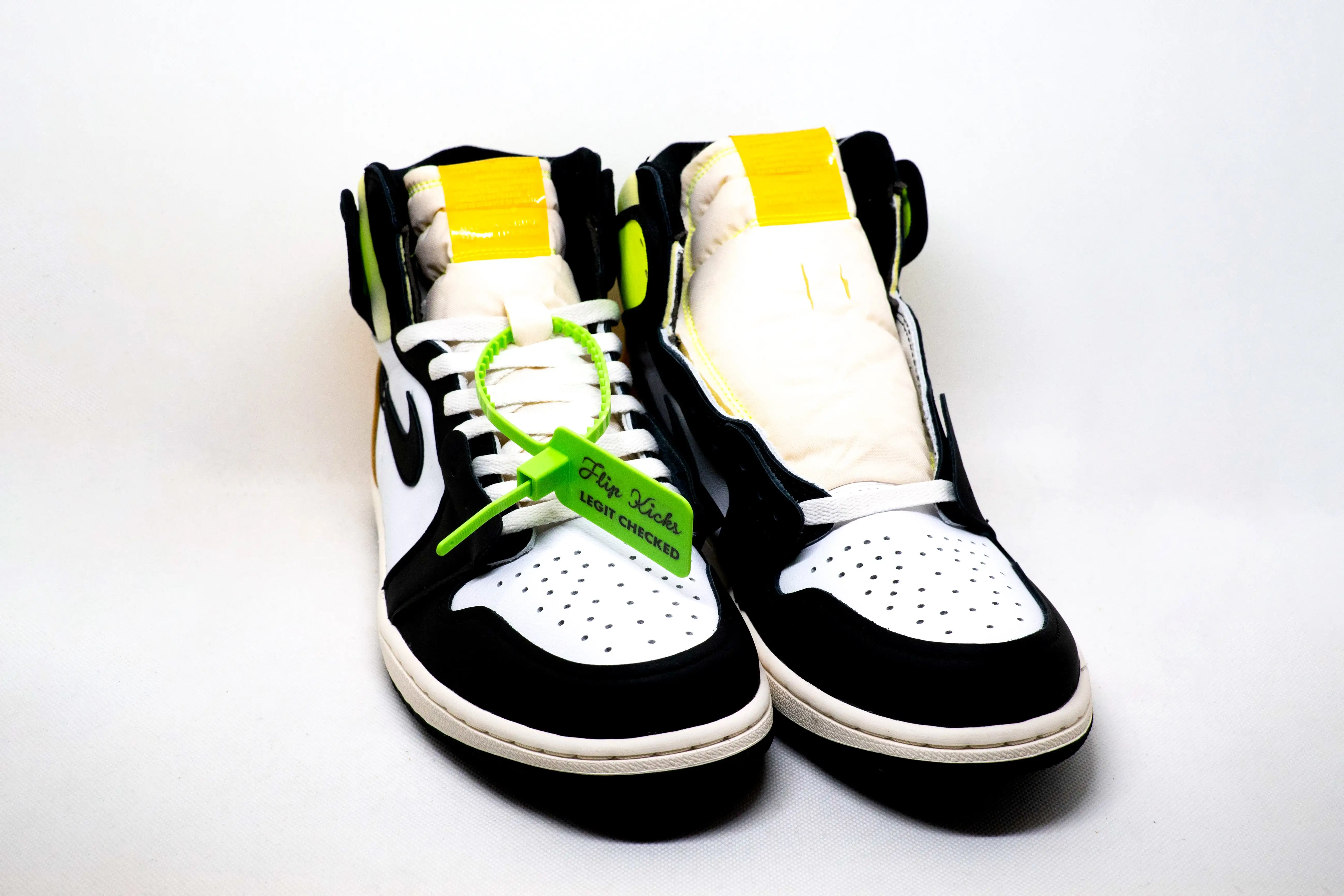 Jordan 1 alto VOLTIO UNIVERSITARIO ORO - Imagen 2
