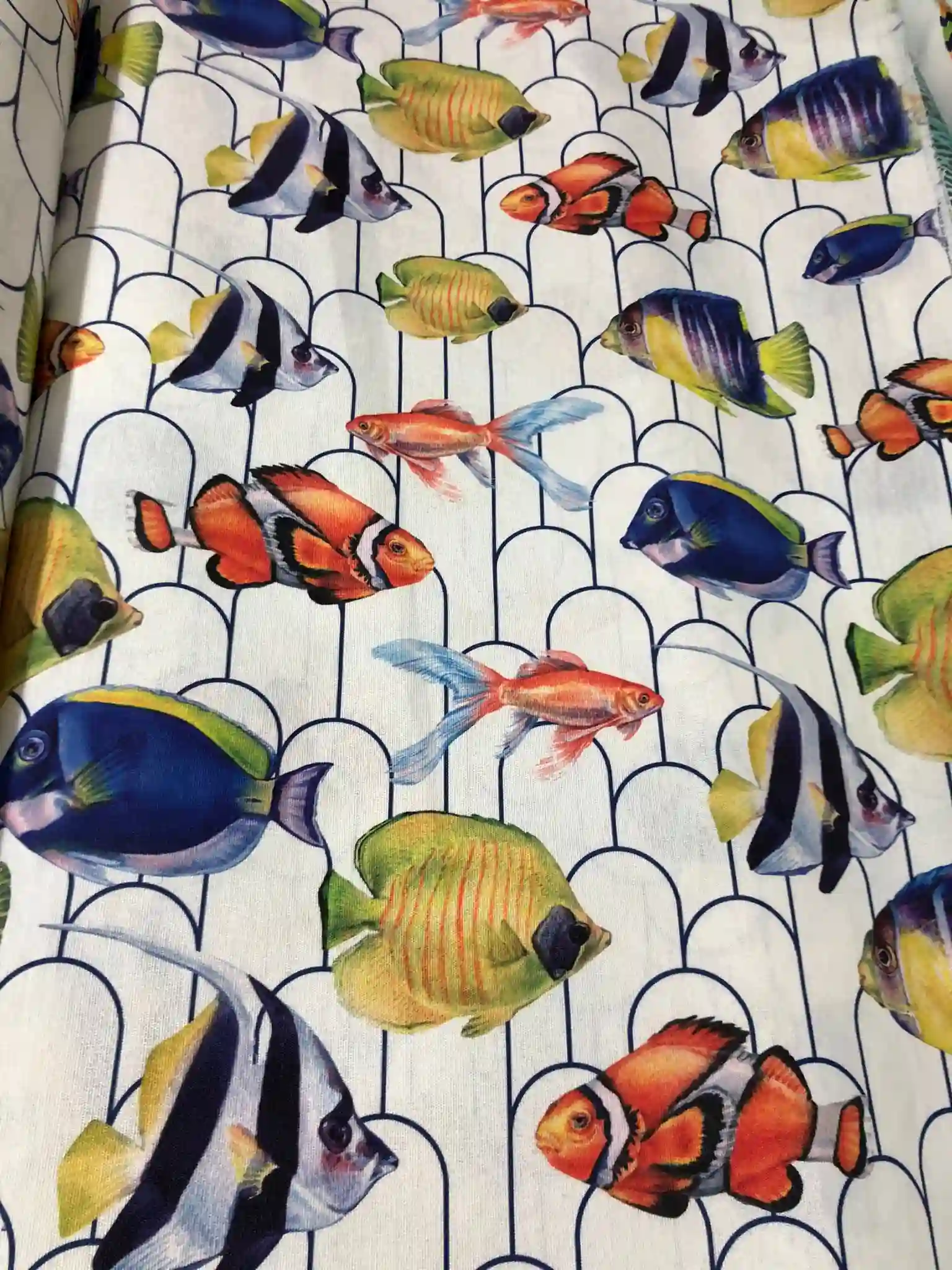 Tejido Algodón con estampado de peces ancho 2,80.