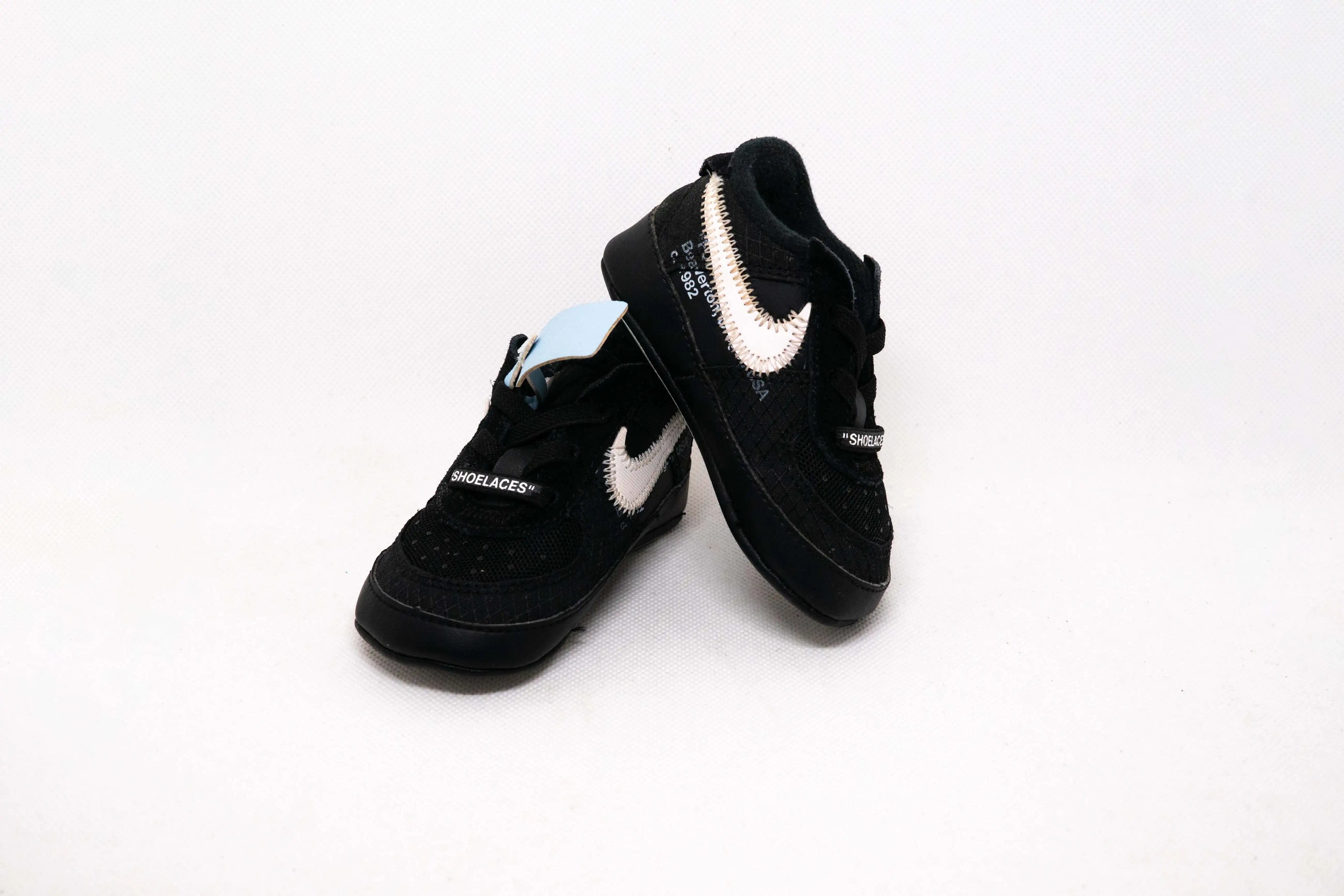 Air Force 1 Low x OFF-WHITE NEGRO (NIÑOS) - Imagen 3