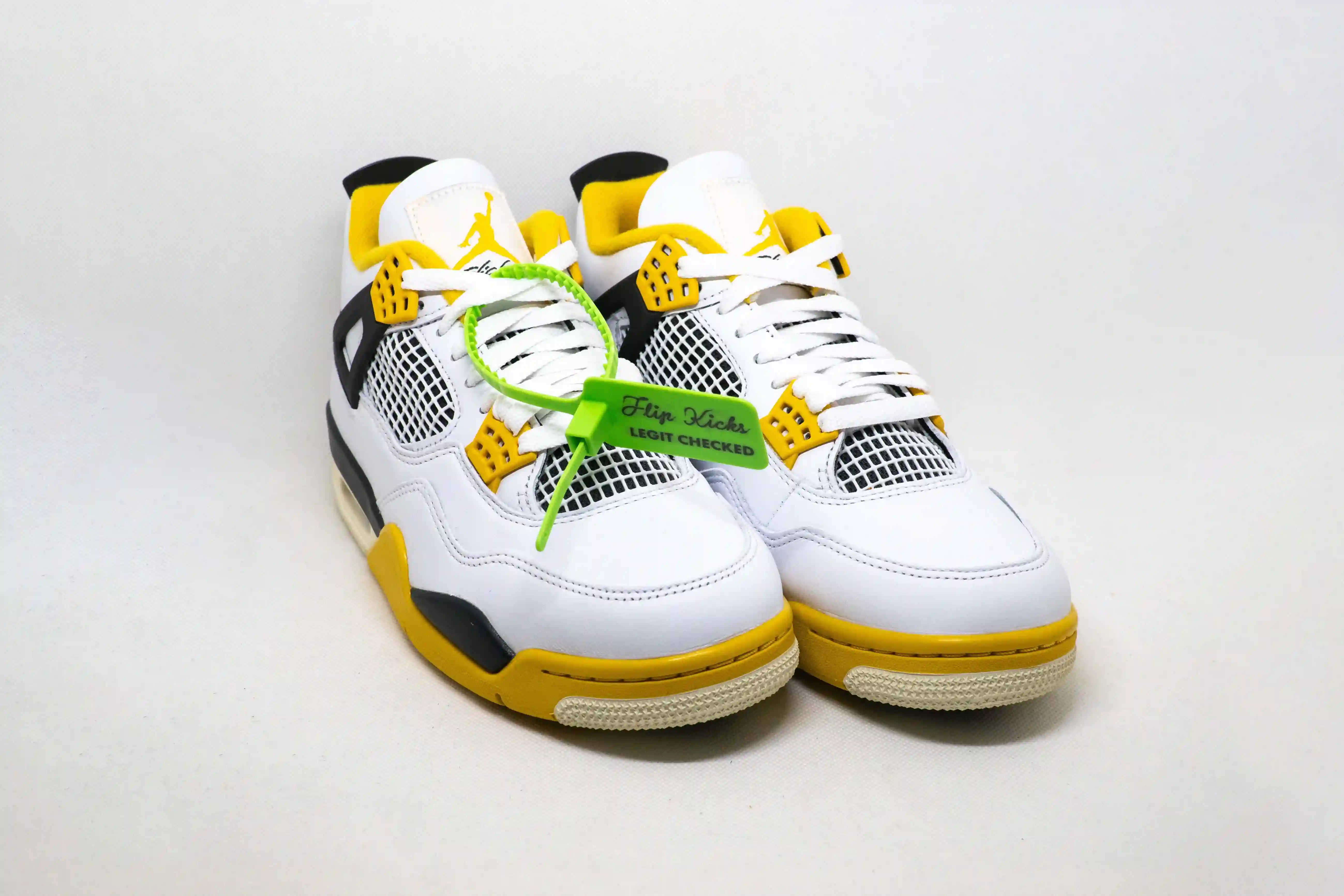 Jordan 4 AZUFRE VIVO (W)