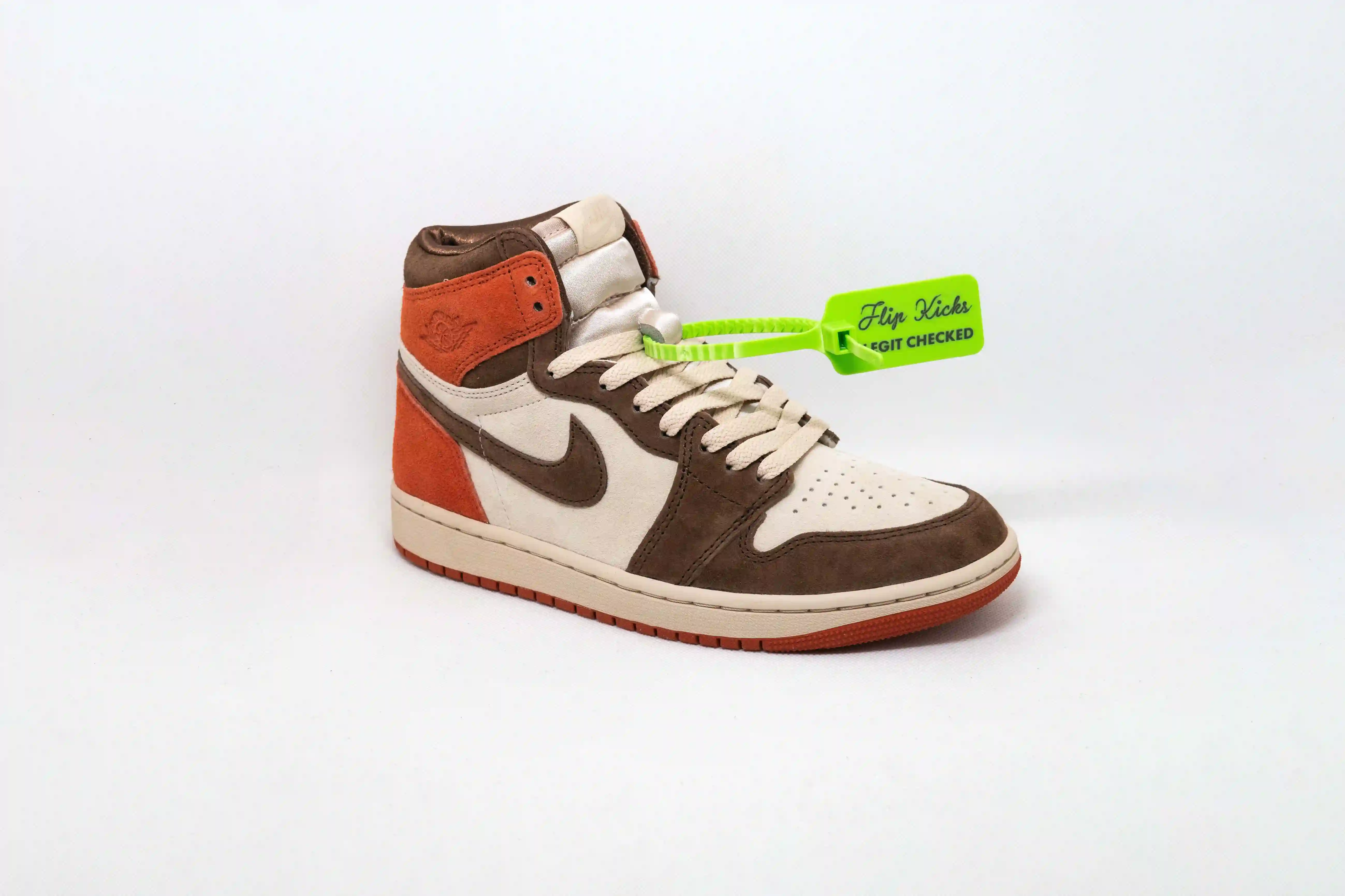 Jordan 1 High ARCILLA POLVO (W)