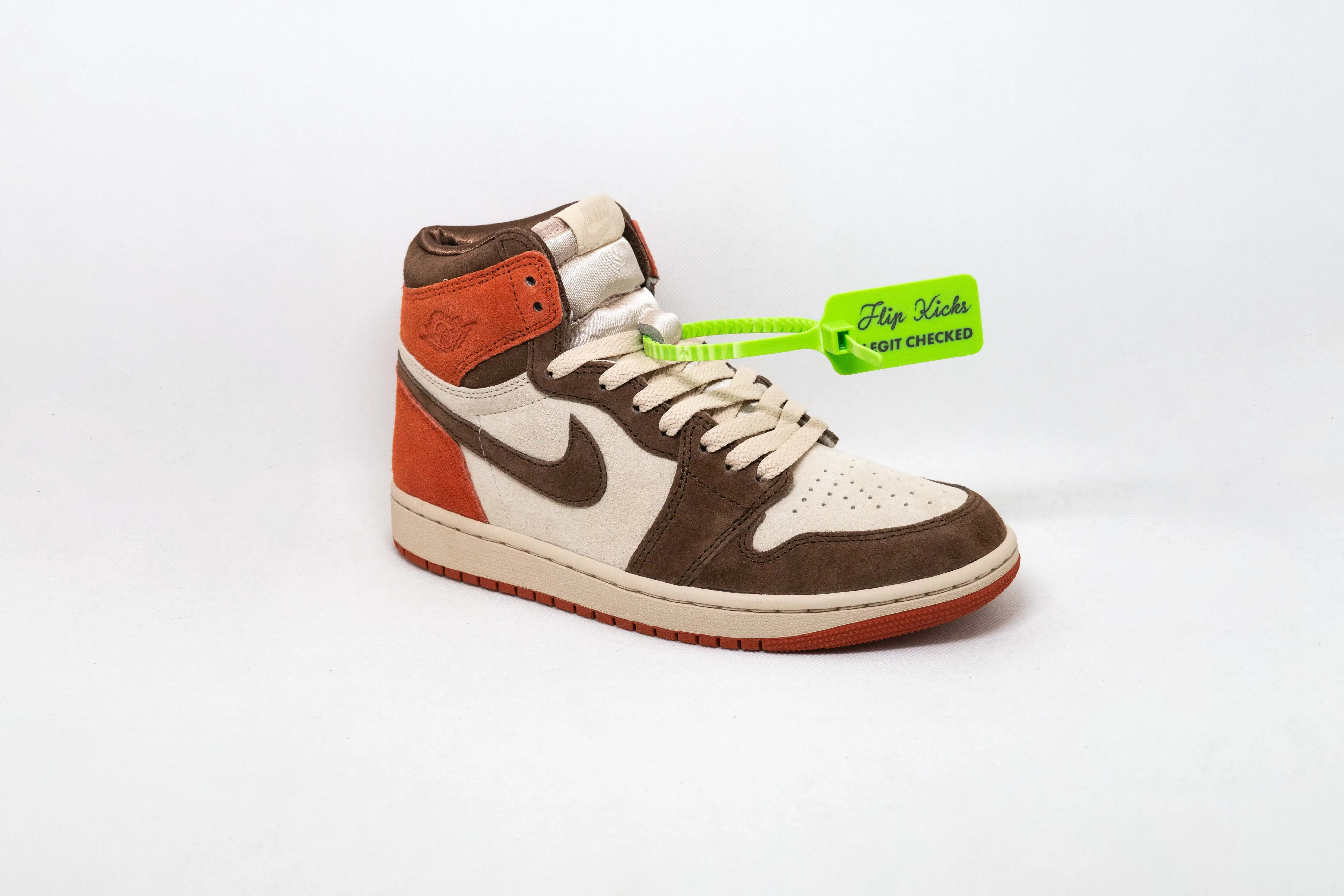 Jordan 1 High ARCILLA POLVO (W)