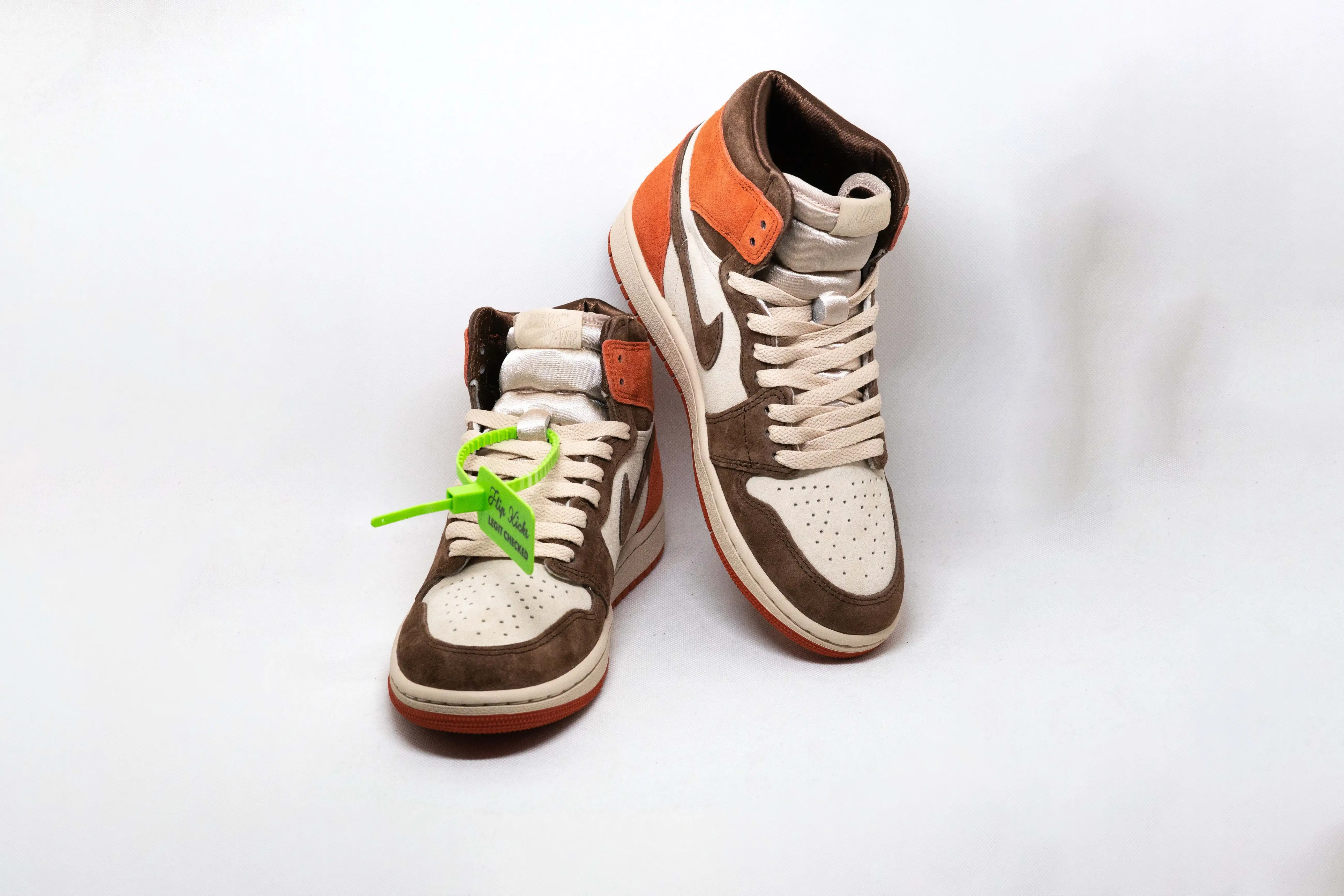 Jordan 1 High ARCILLA POLVO (W) - Imagen 3