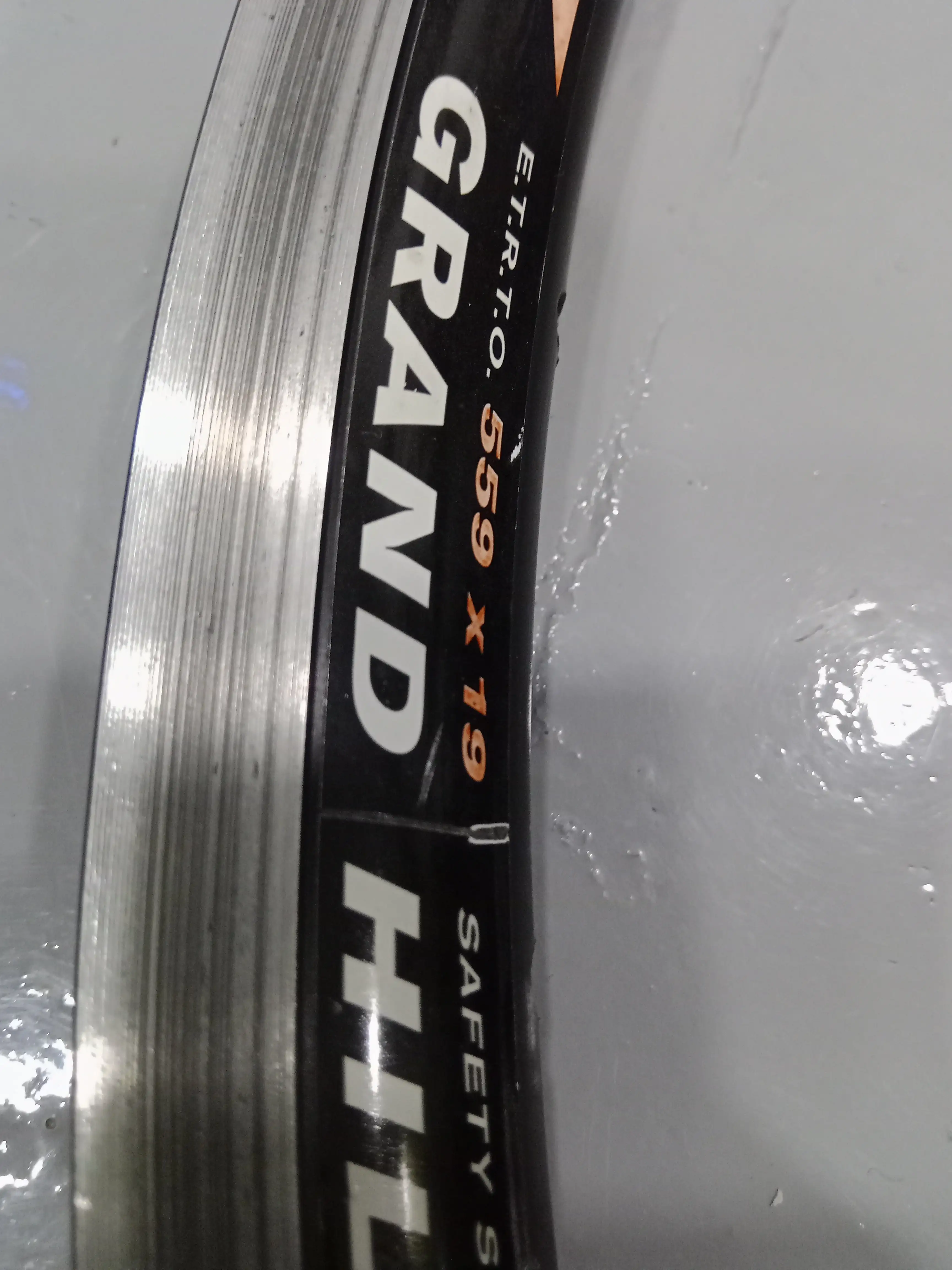 Used Remerx Grand Hill 26" rim - Image 3