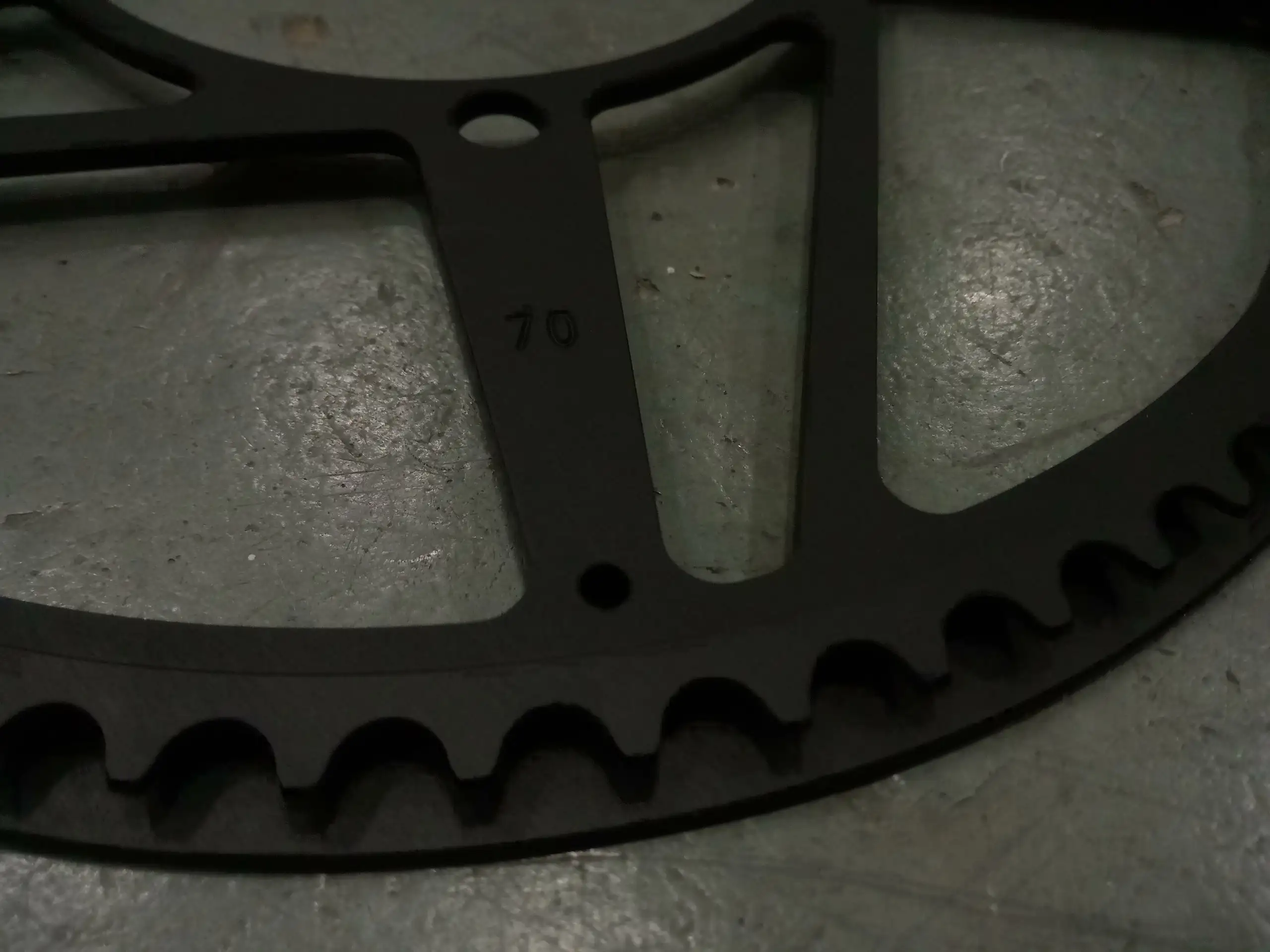 Plato de 70 dientes, BCD 130, con protector de plato integrado - Imagen 6