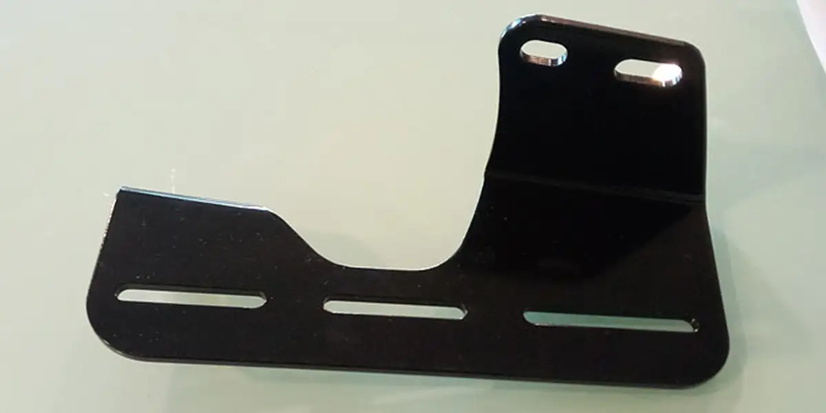 Soporte / pletina de batería para trikes Scorpion