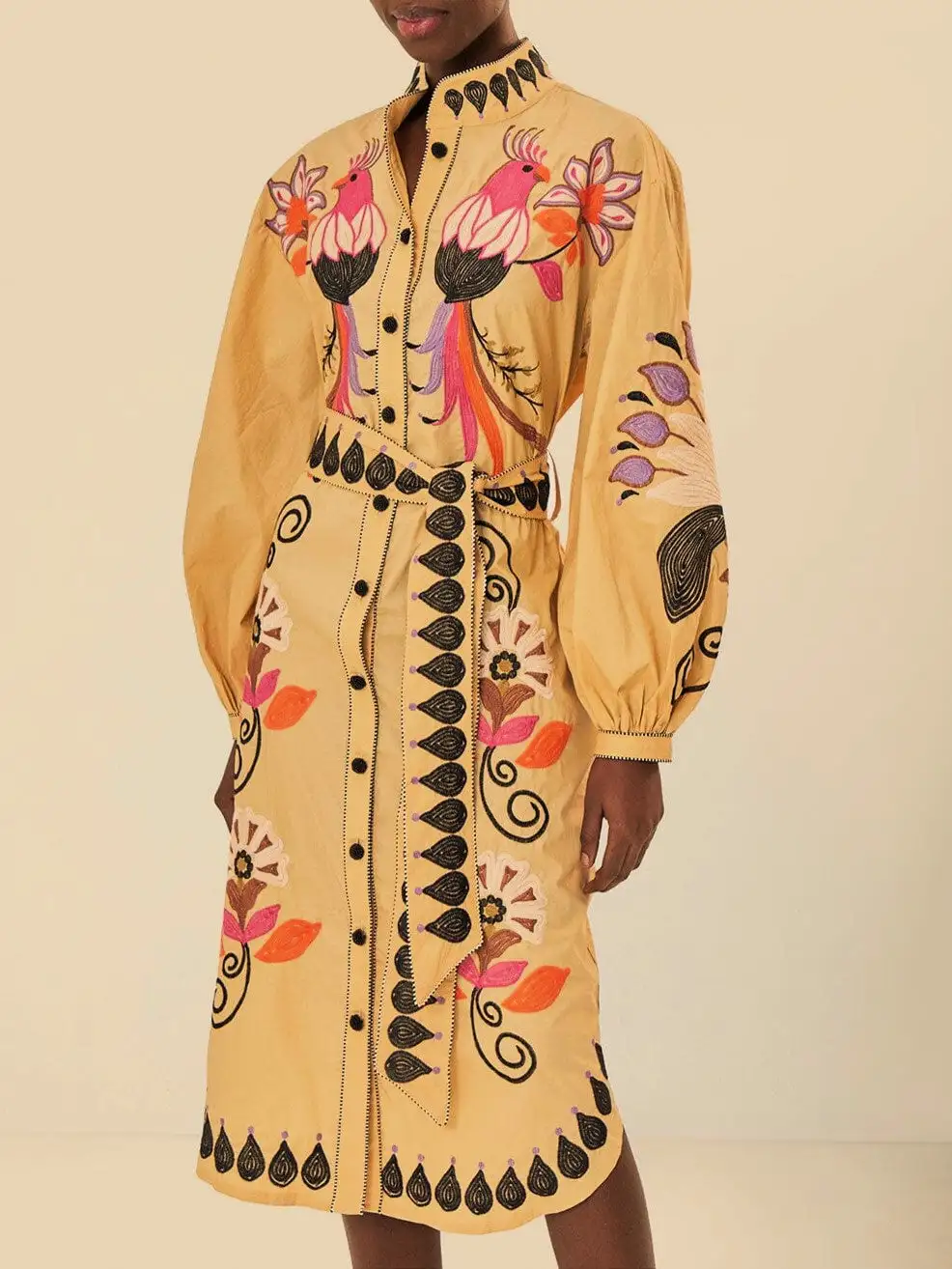 Vestido midi con bordado de pájaros y flores caqui - Imagen 3