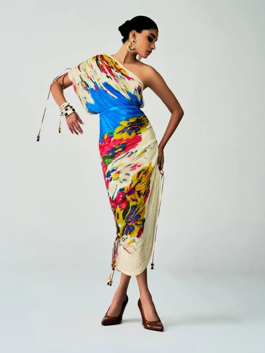 Vestido sari con micropliegues y un hombro Mira - Imagen 3