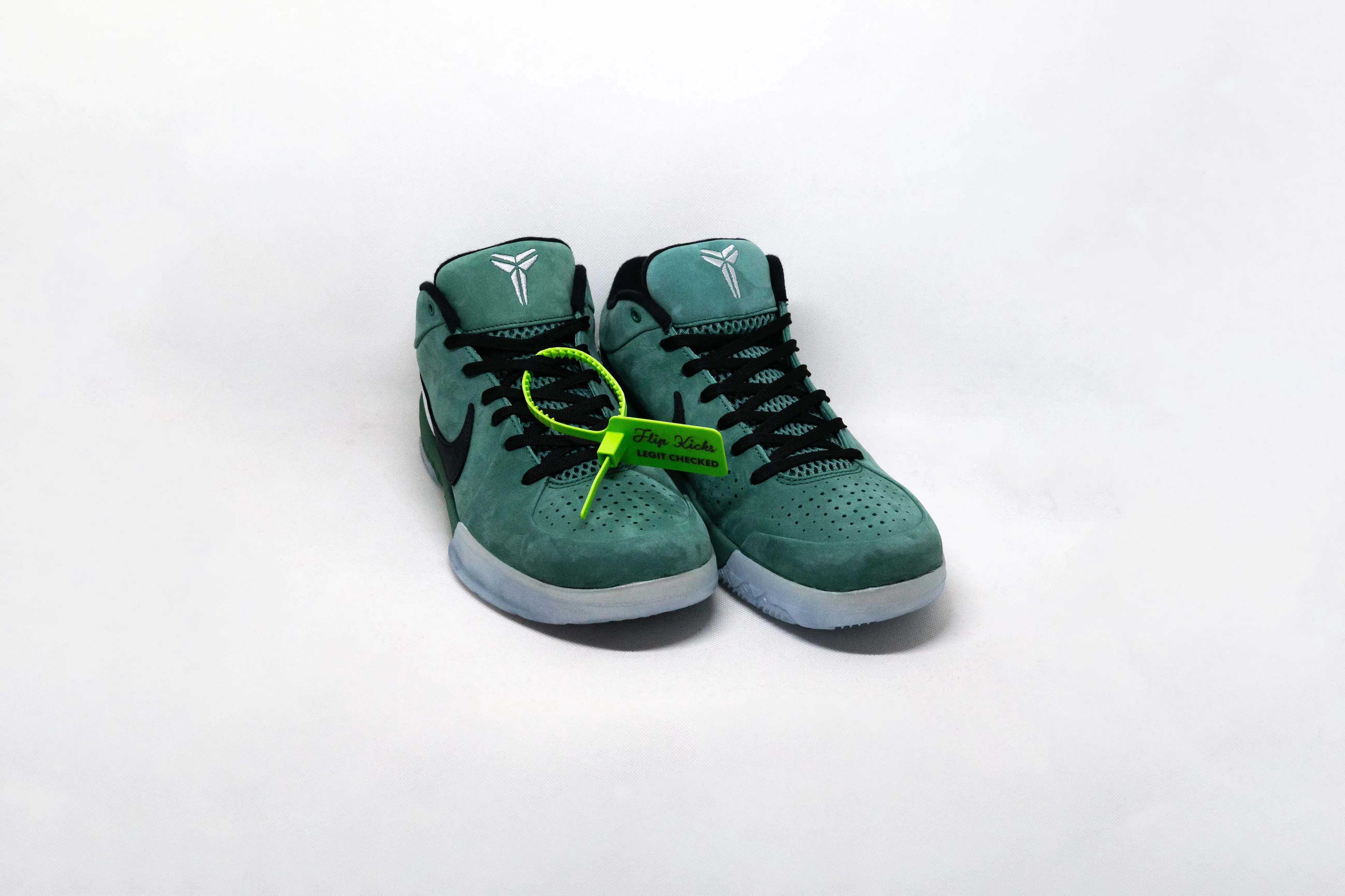 Kobe 4 PAPÁ NIÑA - Imagen 2