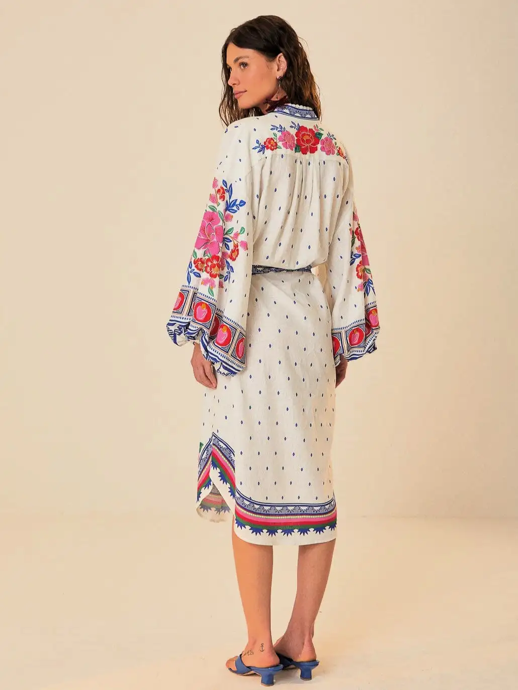 Vestido midi de flores en blanco roto - Imagen 4