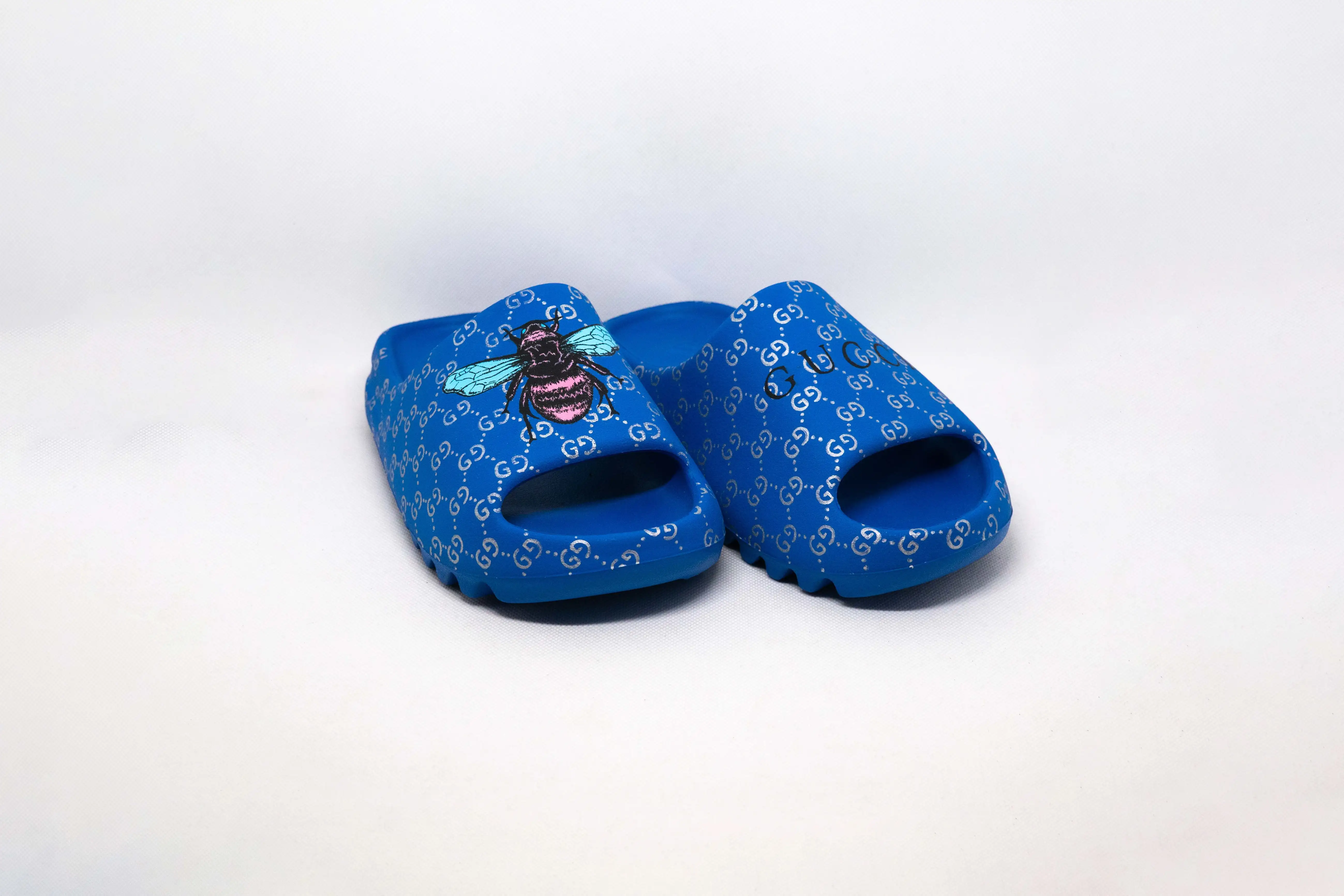DIAPOSITIVAS Yeezy AZUL GUCCI PERSONALIZADAS - Imagen 2