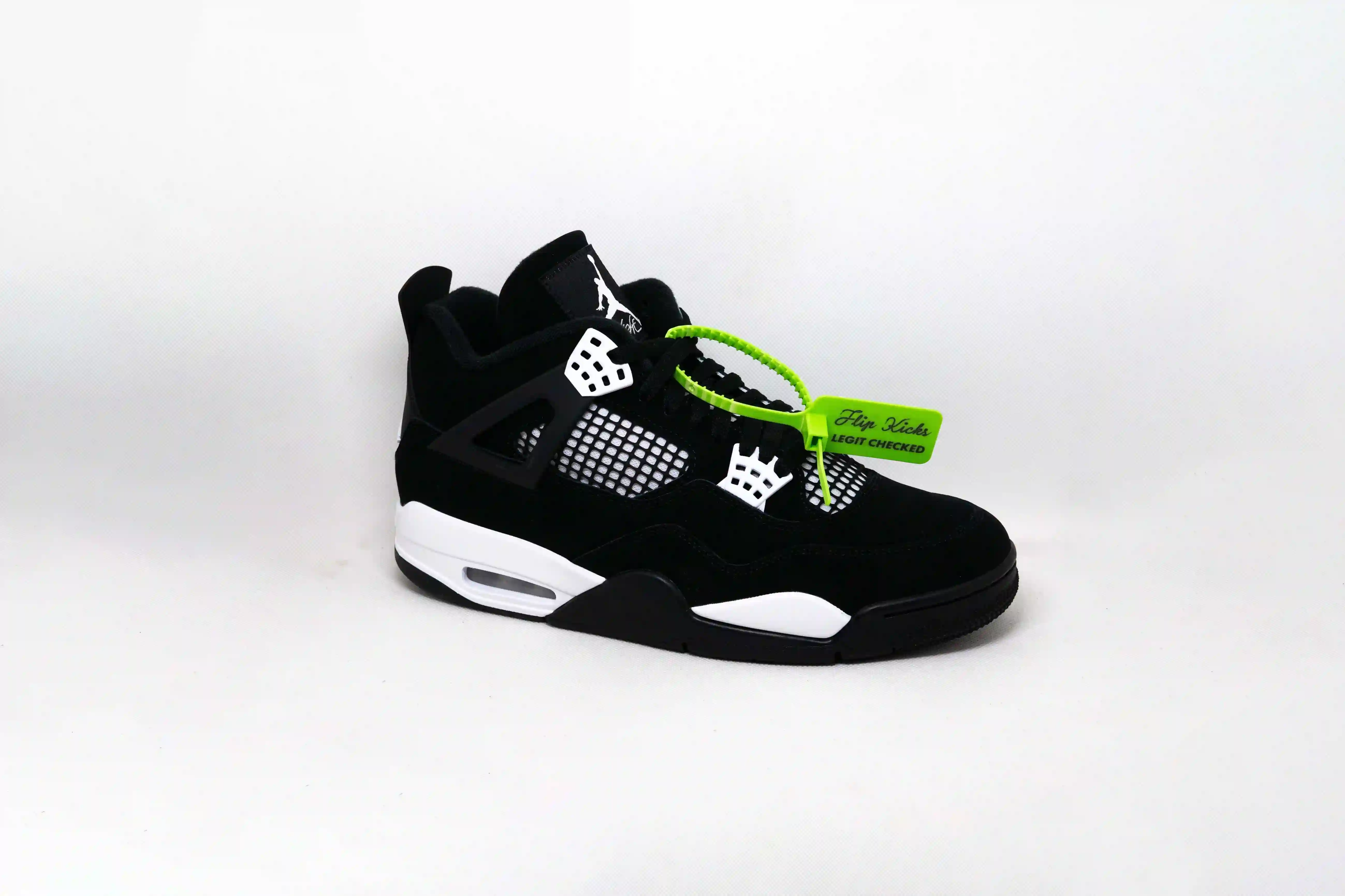 Jordan 4 trueno blanco