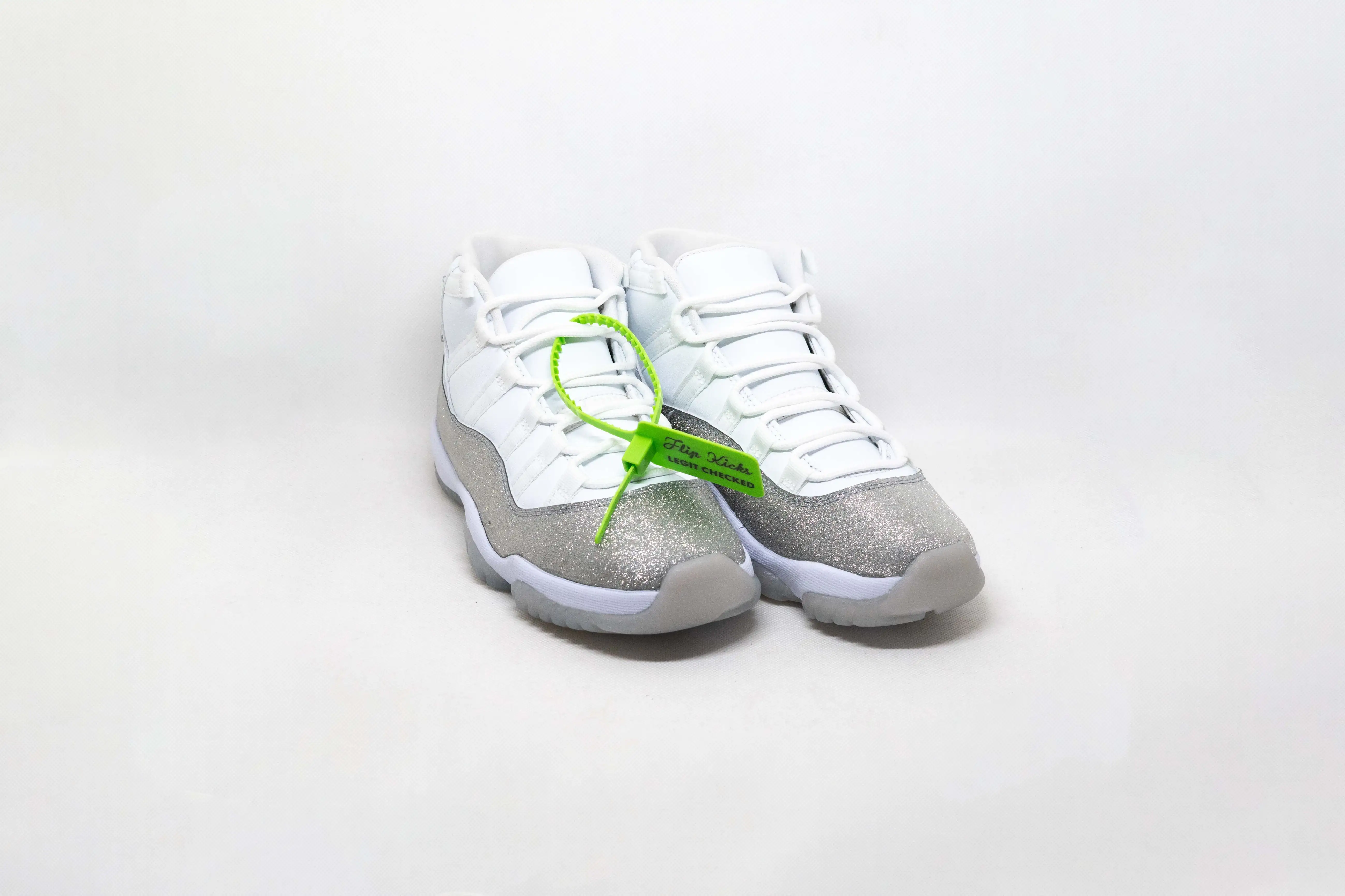 Jordan 11 METALLIC PLATA W - Imagen 2