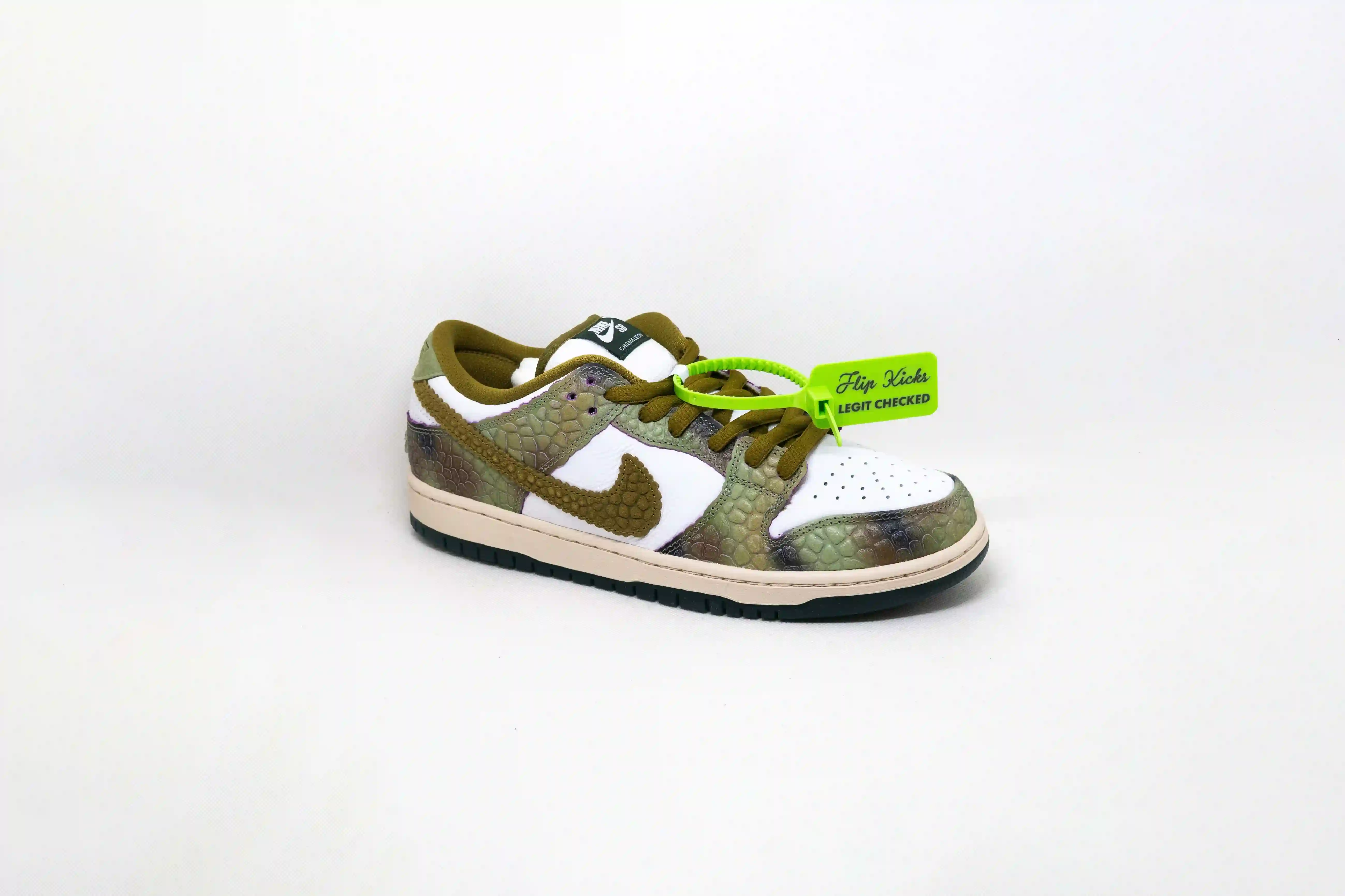 SB Dunk bajo ALEXIS SABLONE CHAMELEON