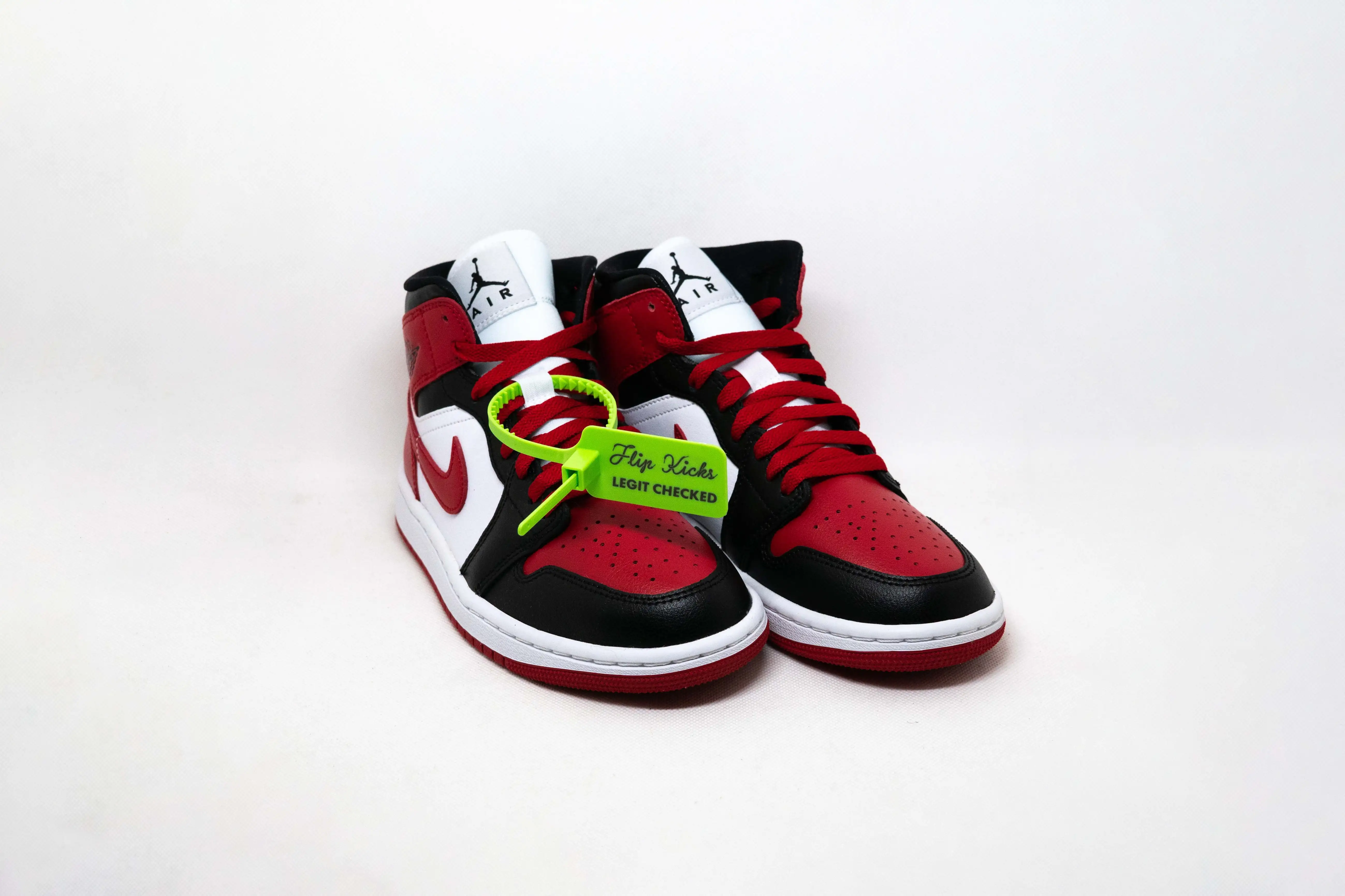 Jordan 1 Mid ALTERNATIVO BRED TOE W - Imagen 2