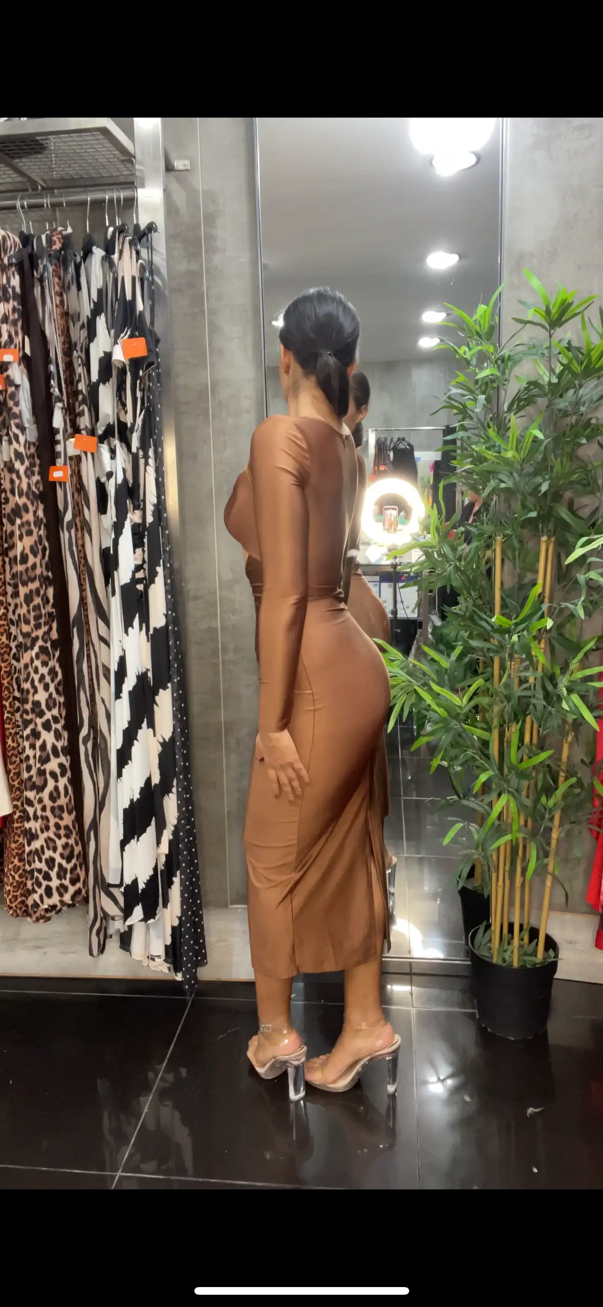 VESTIDO BROCHE BRILLO CHOCOLATE - Imagen 3