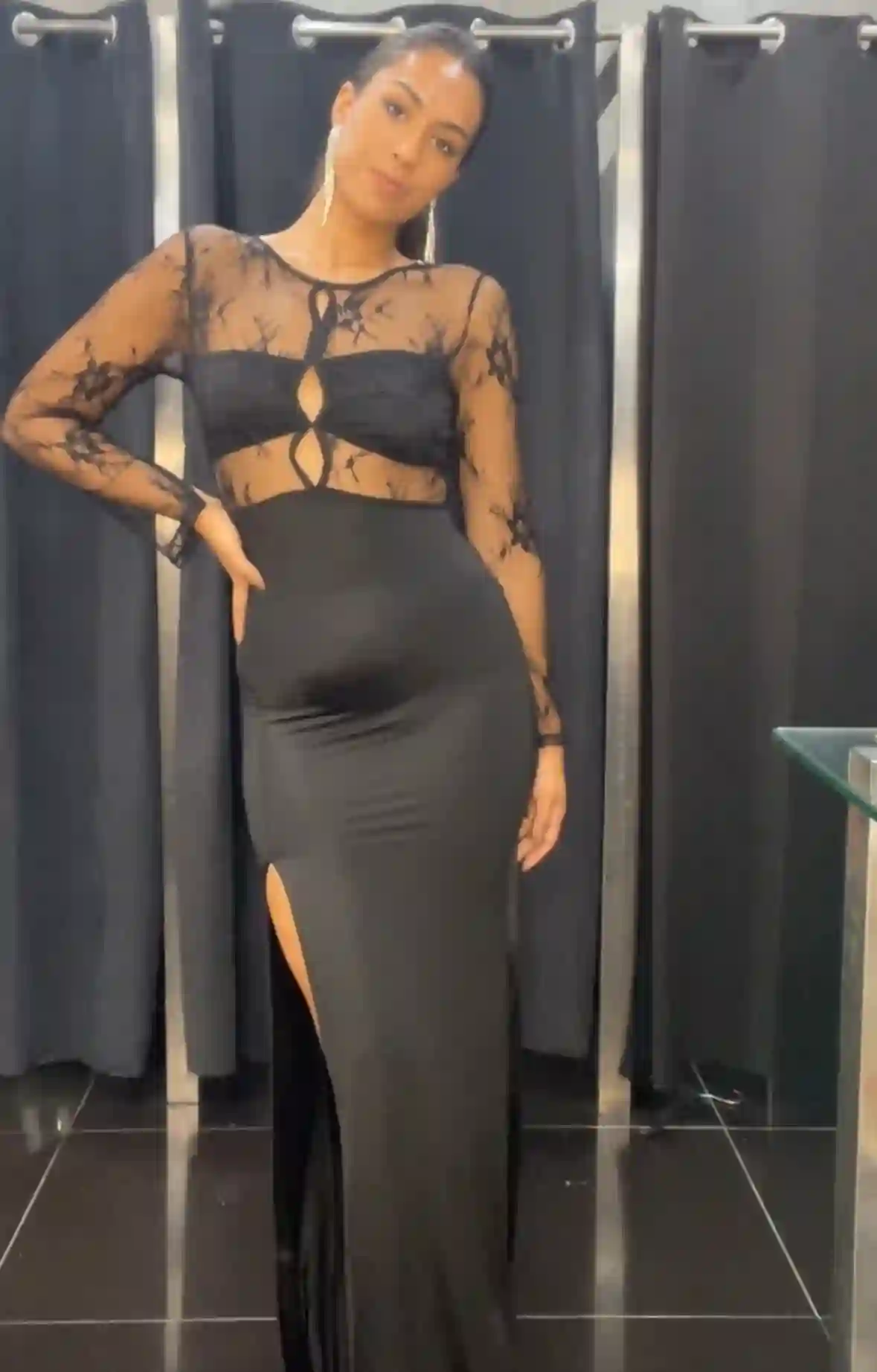 VESTIDO ENCAJE NEGRO