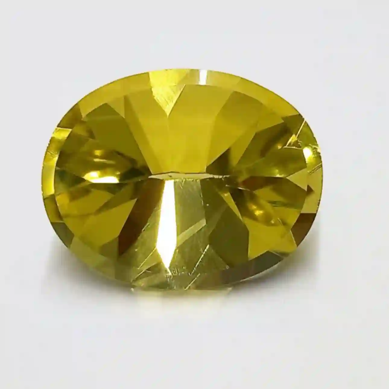 GEMA DE CALIDAD FACETADA CÍTRICA NATURAL 26,15 ct.