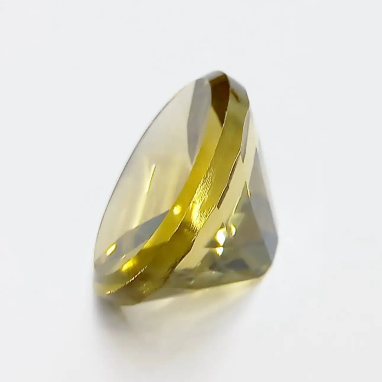 GEMA DE CALIDAD FACETADA CÍTRICA NATURAL 26,15 ct. - Imagen 2