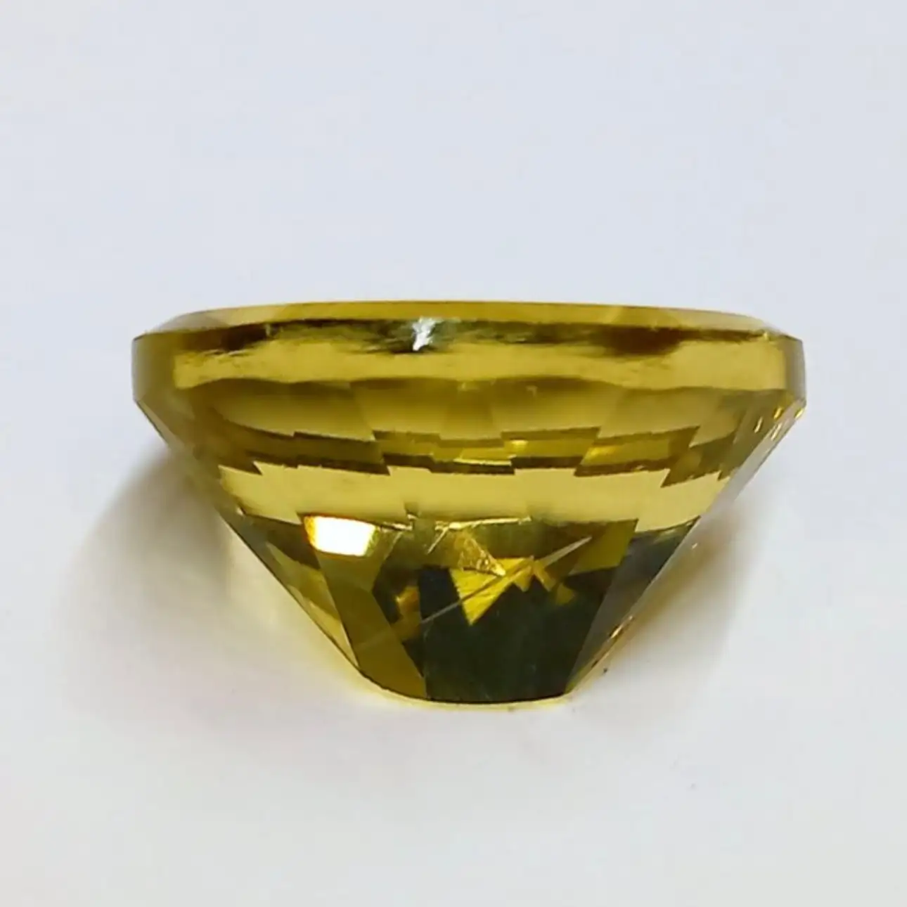 GEMA DE CALIDAD FACETADA CÍTRICA NATURAL 26,15 ct. - Imagen 3