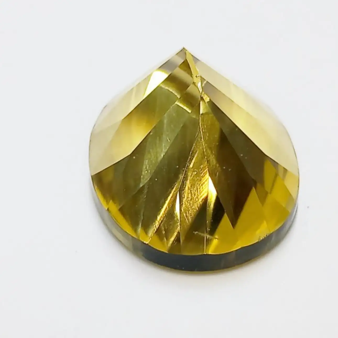 GEMA DE CALIDAD FACETADA CÍTRICA NATURAL 26,15 ct. - Imagen 4
