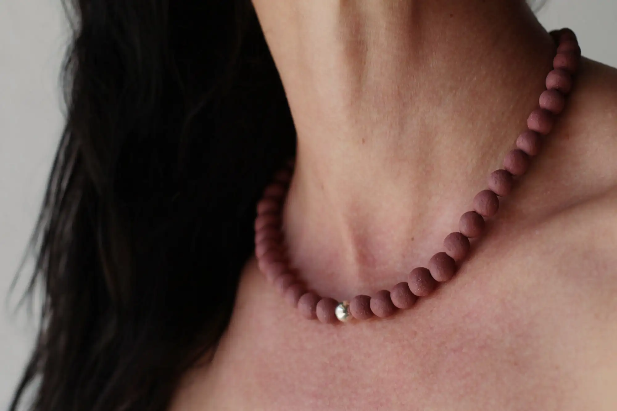 Soy - collar de cerámica con una sola cuenta de plata de ley - hecho por encargo - Imagen 3