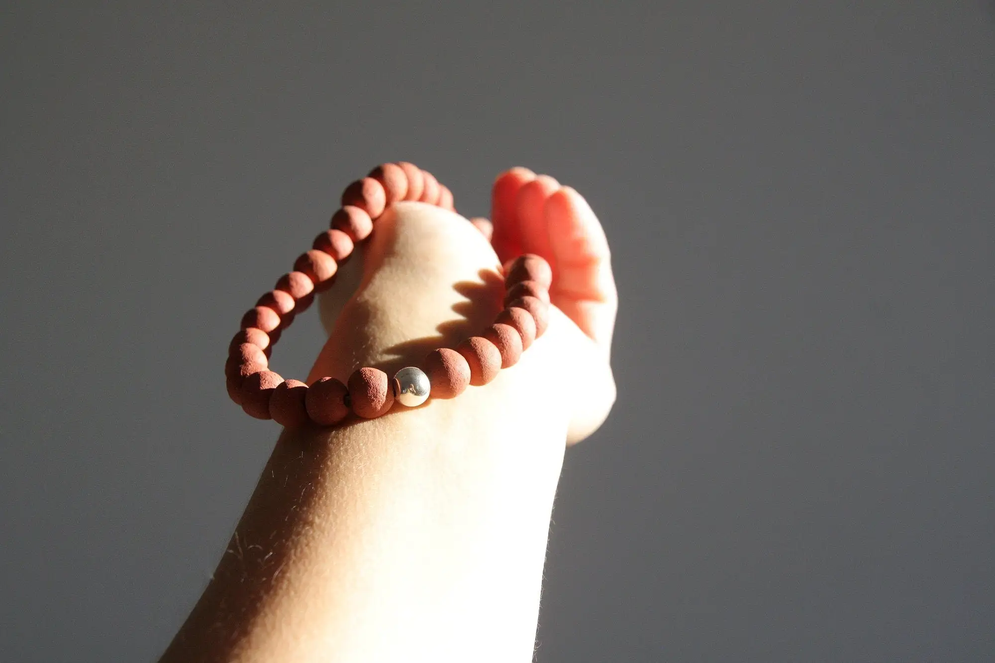 Soy - collar de cerámica con una sola cuenta de plata de ley - hecho por encargo - Imagen 4