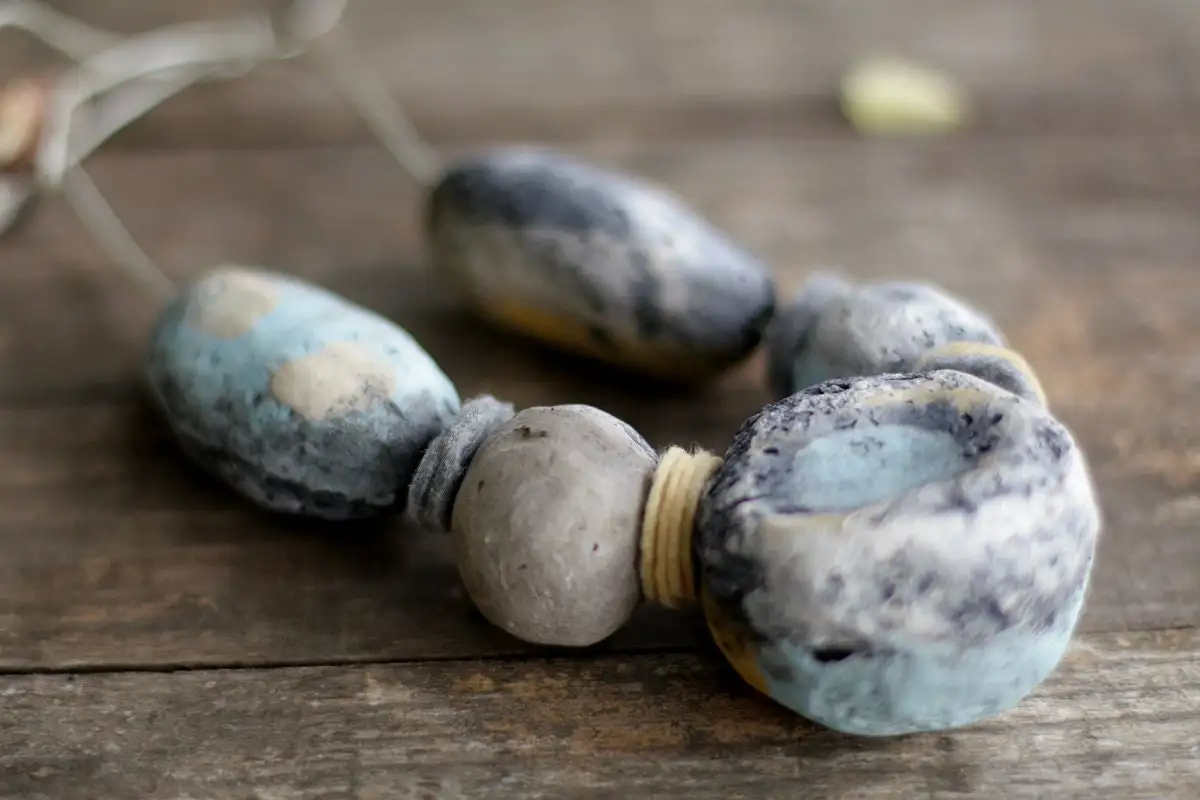 Collar de cerámica a la luz de la luna - raku disparado - listo para enviar OOAK - Imagen 9