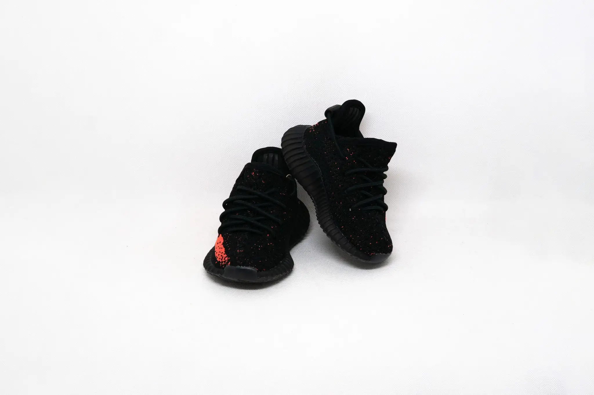 Yeezy Boost 350 V2 CORE NEGRO ROJO NIÑO - Imagen 3