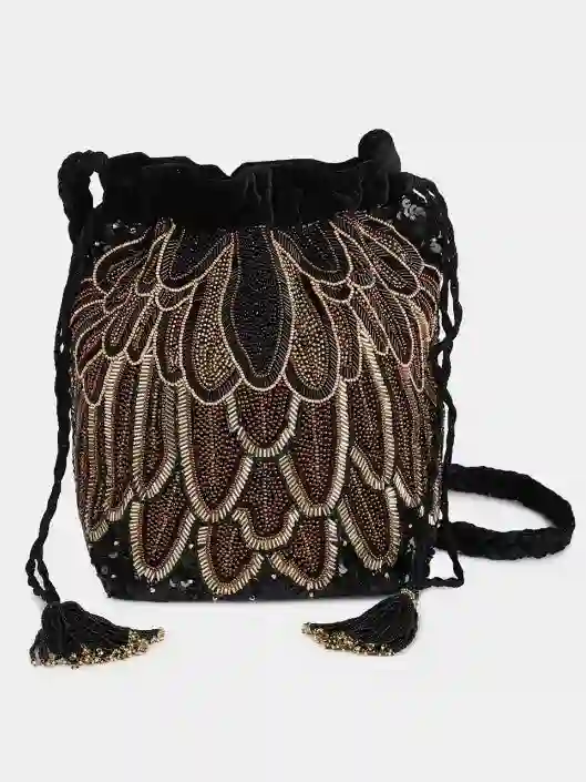 Bolso tipo bombonera de plumas