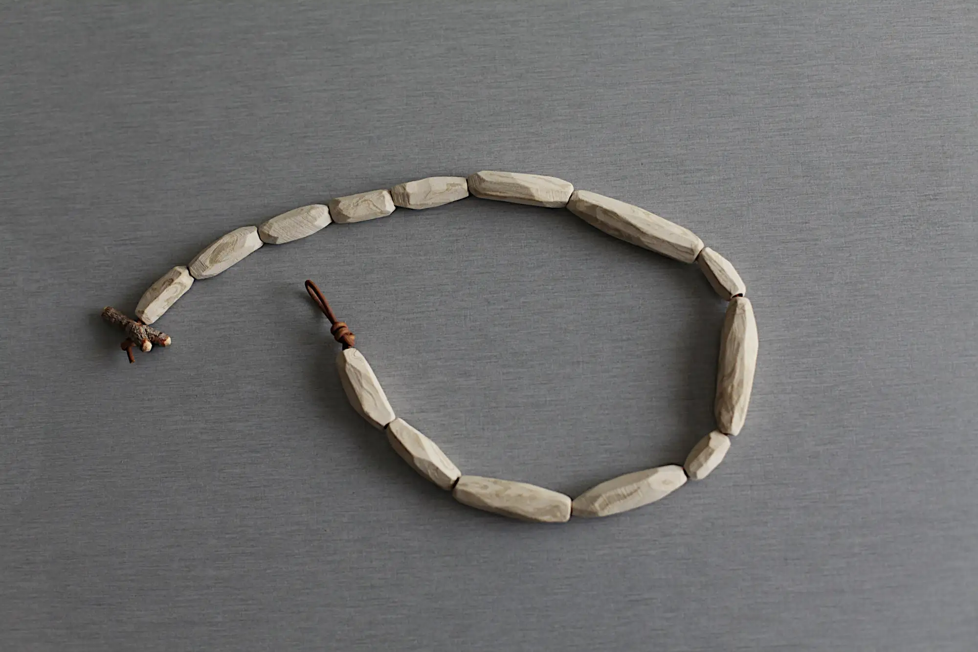 Collar de cerámica de gres jaspeado facetado - listo para enviar 45cm OOAK