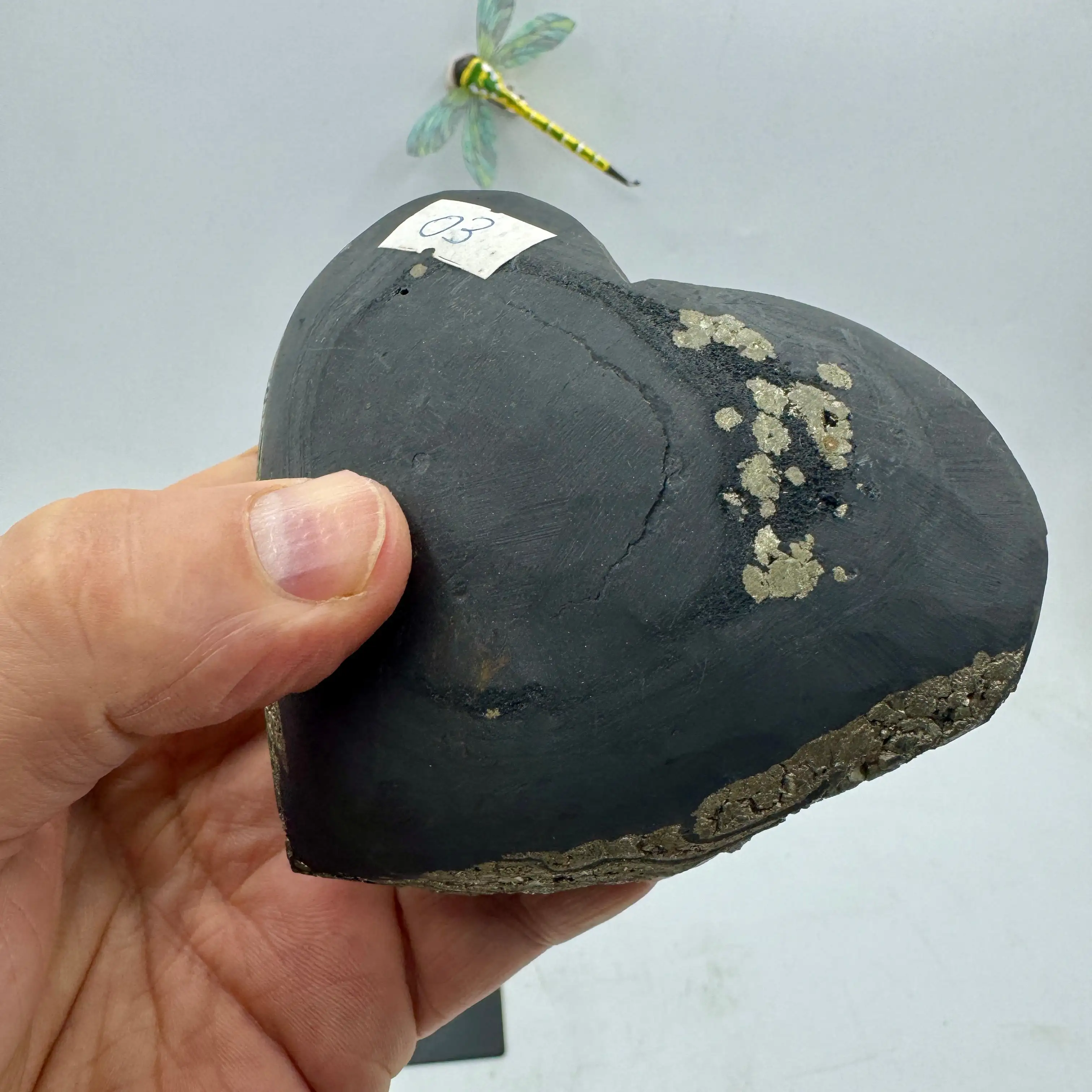 CORAZÓN DE SHUNGITA CON PIRITA - Imagen 4