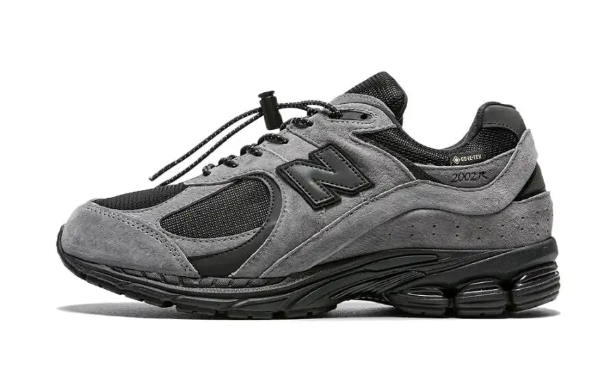 NEW BALANCE 2002R GORE-TEX JJJJOUND CARBÓN