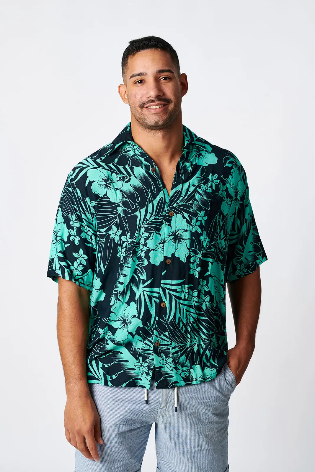 Camisa Rayón Manga Corta Tropical Negro
