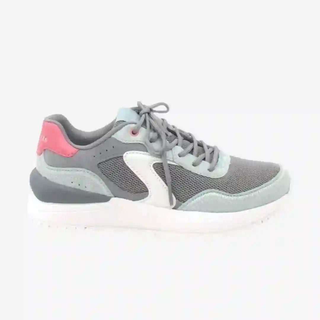 Skechers Fury - Chica en movimiento
